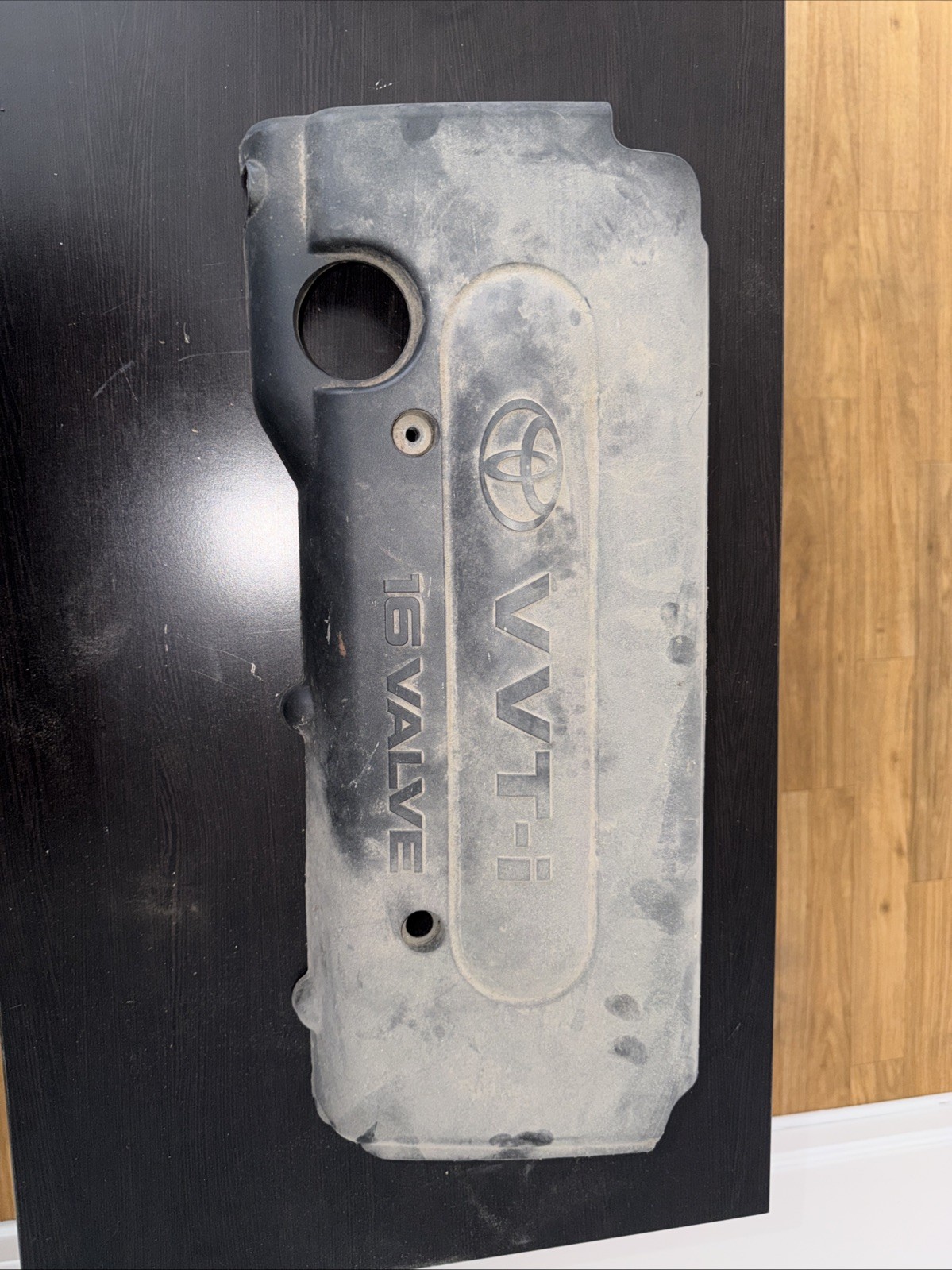 Used OEM 2004-07 Toyota Highlander Engine Cover Sub Assembly Used OEM 2004-07 Toyota Highlander Engine Cover Sub Assembly