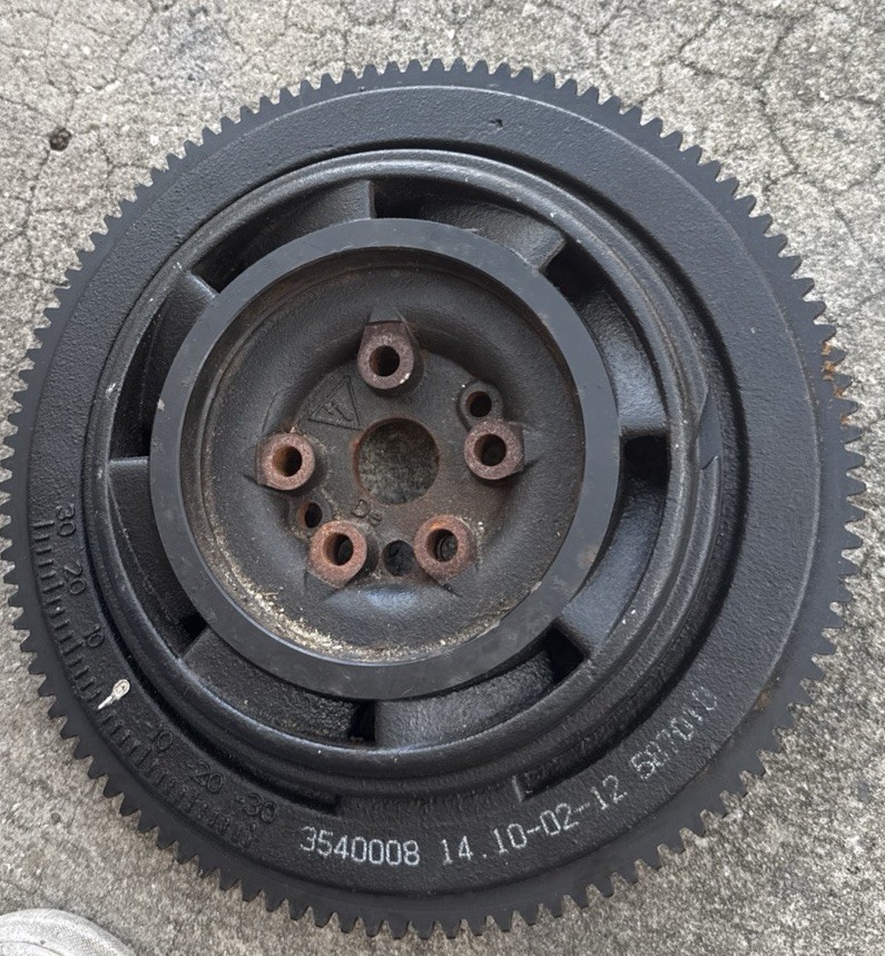 5007967 586927 586013 ETEC Evinrude FLYWHEEL V4 V6 115 135 150 175 200 As Is 5007967 586927 586013 ETEC Evinrude FLYWHEEL V4 V6 115 135 150 175 200 As Is