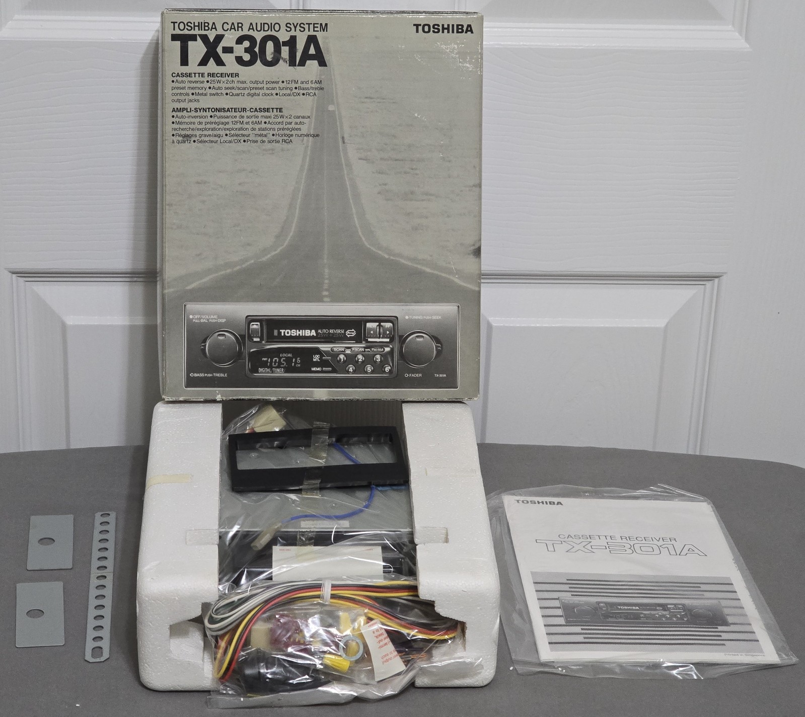 Mercedes-Benz W116 450SEL Toshiba Radio Cassette Model TX-301A Rare Brand New