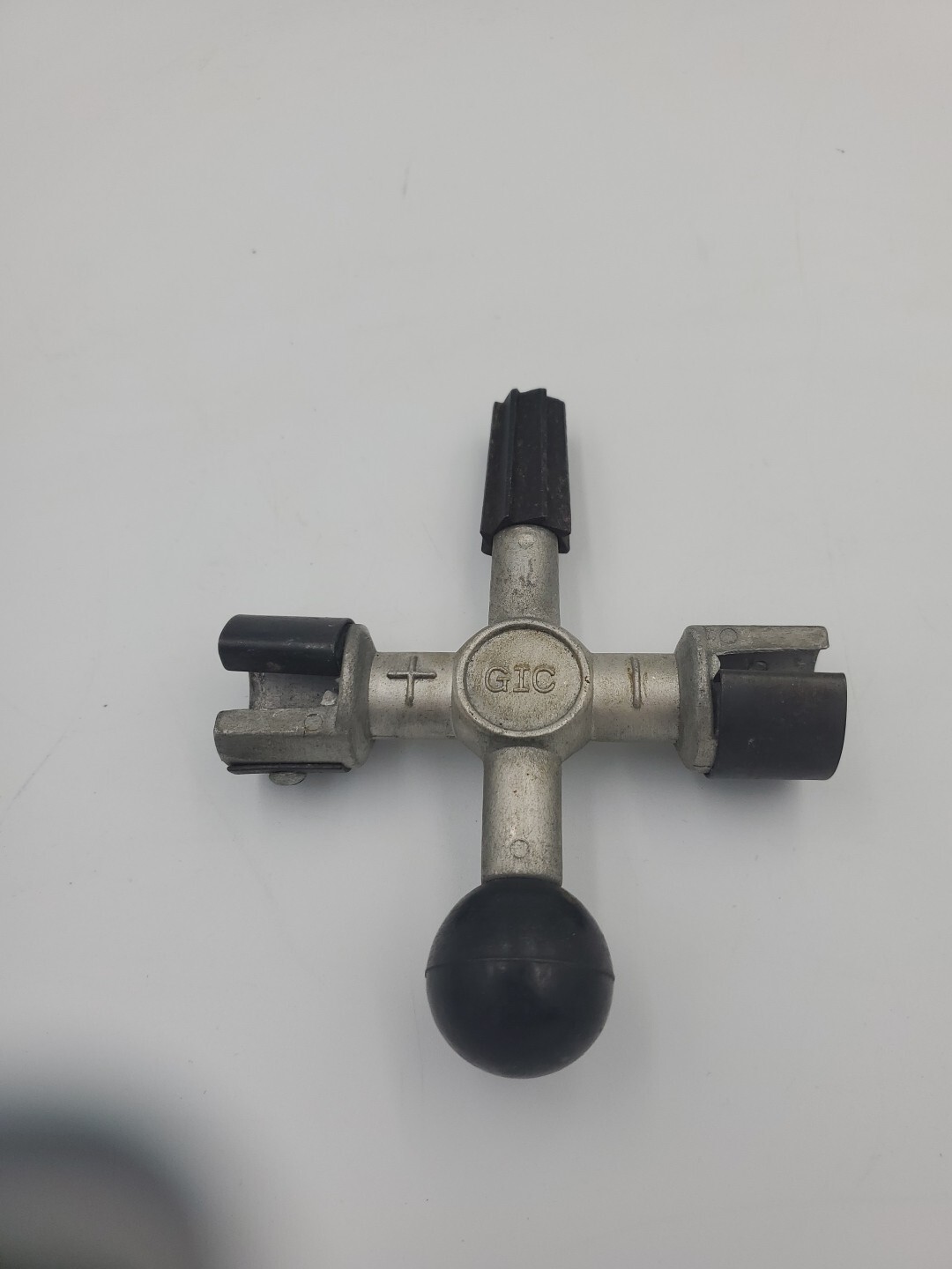VTG GIC Battery Terminal Cleaning Tool Made In Taiwan VTG GIC Battery Terminal Cleaning Tool Made In Taiwan