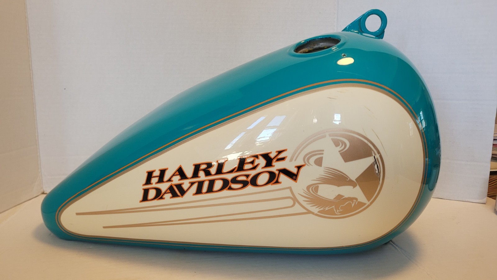 Harley Davidson FXSTC Softail Custom 1992 Fuel Tank Half Turquoise & White 90\'s Harley Davidson FXSTC Softail Custom 1992 Fuel Tank Half Turquoise & White 90\'s