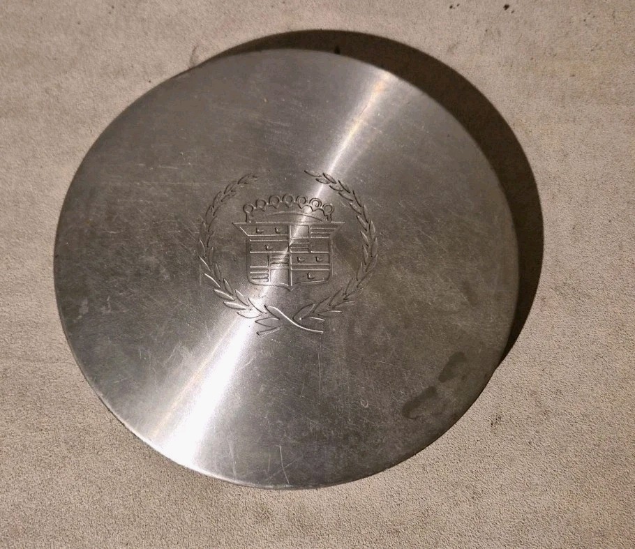 Cadillac 1996 - 2001 DeVille, Seville OEM Wheel Center Cap Part # 9593128