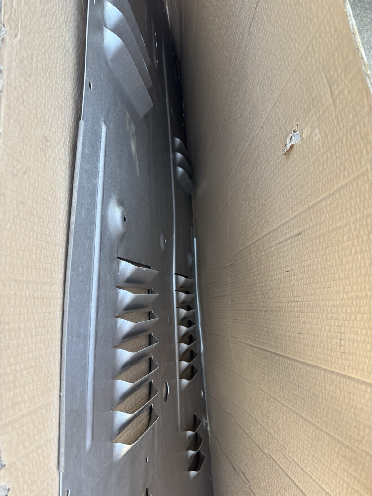 New ASTON MARTIN DB9 2004 - 2013 UNDERBODY UNDER TRAY UNDERTRAY New ASTON MARTIN DB9 2004 - 2013 UNDERBODY UNDER TRAY UNDERTRAY