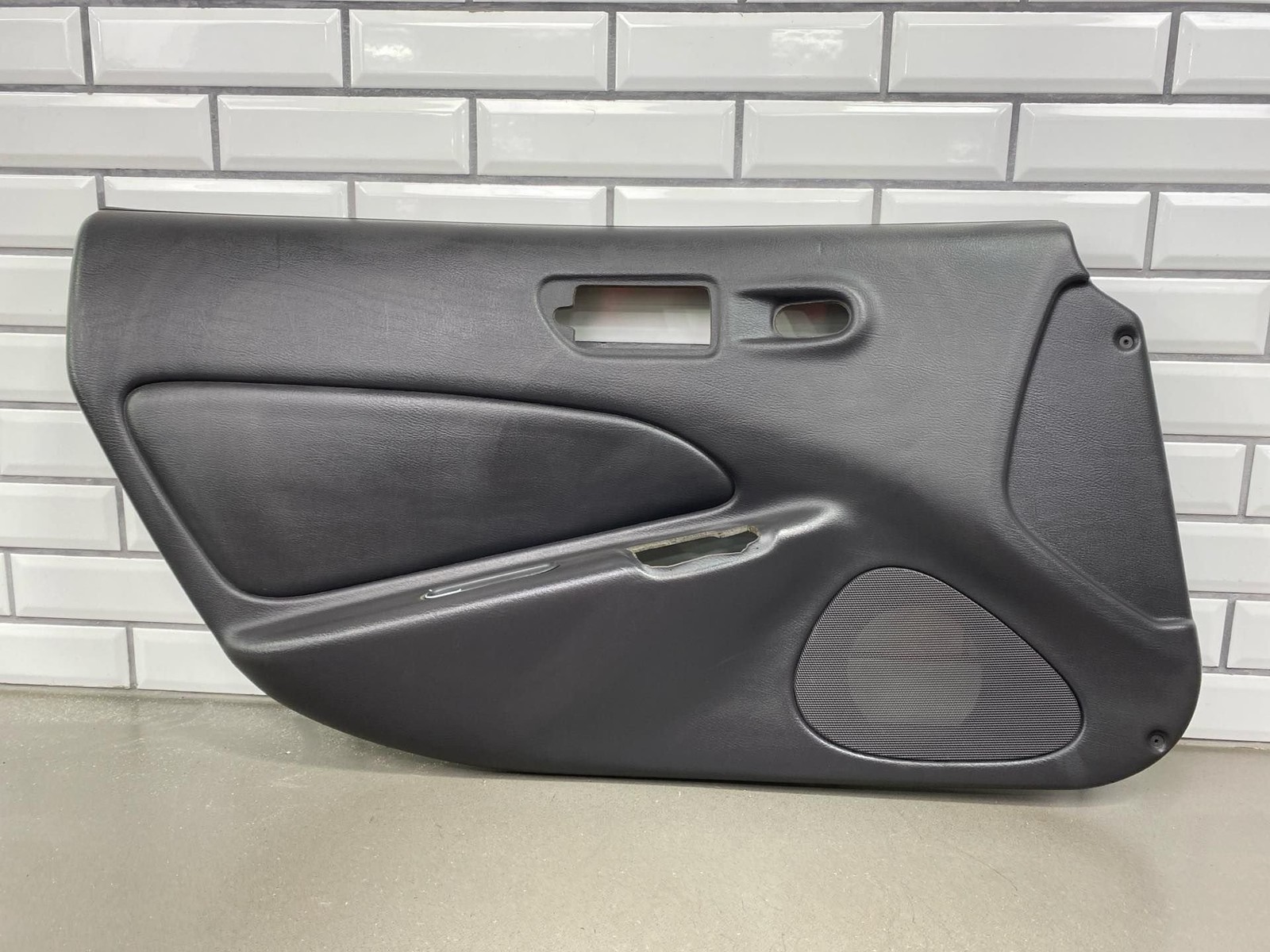 2000 Chrysler Prowler Left Front Door Trim Panel 980025