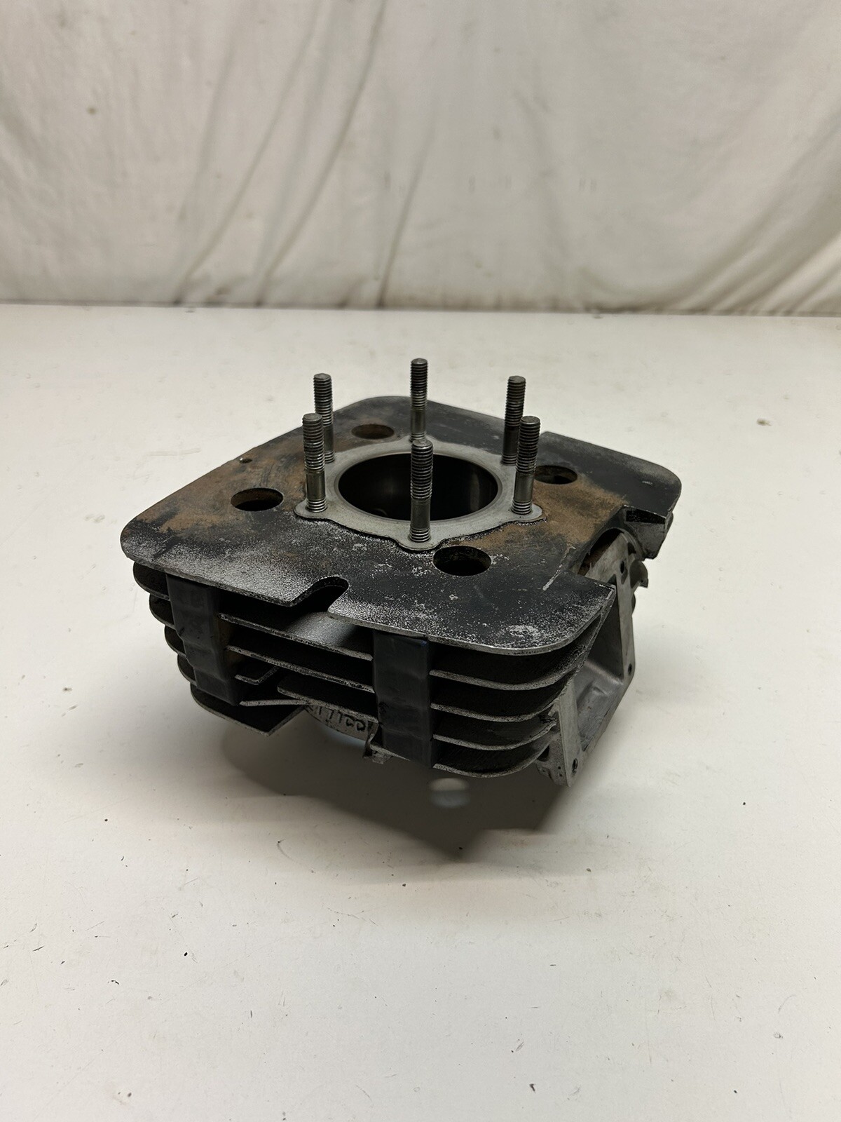 1979 79 YAMAHA IT 175 It175 OEM DECENT 66.7mm Bore Cylinder Jug Head READ DESCR