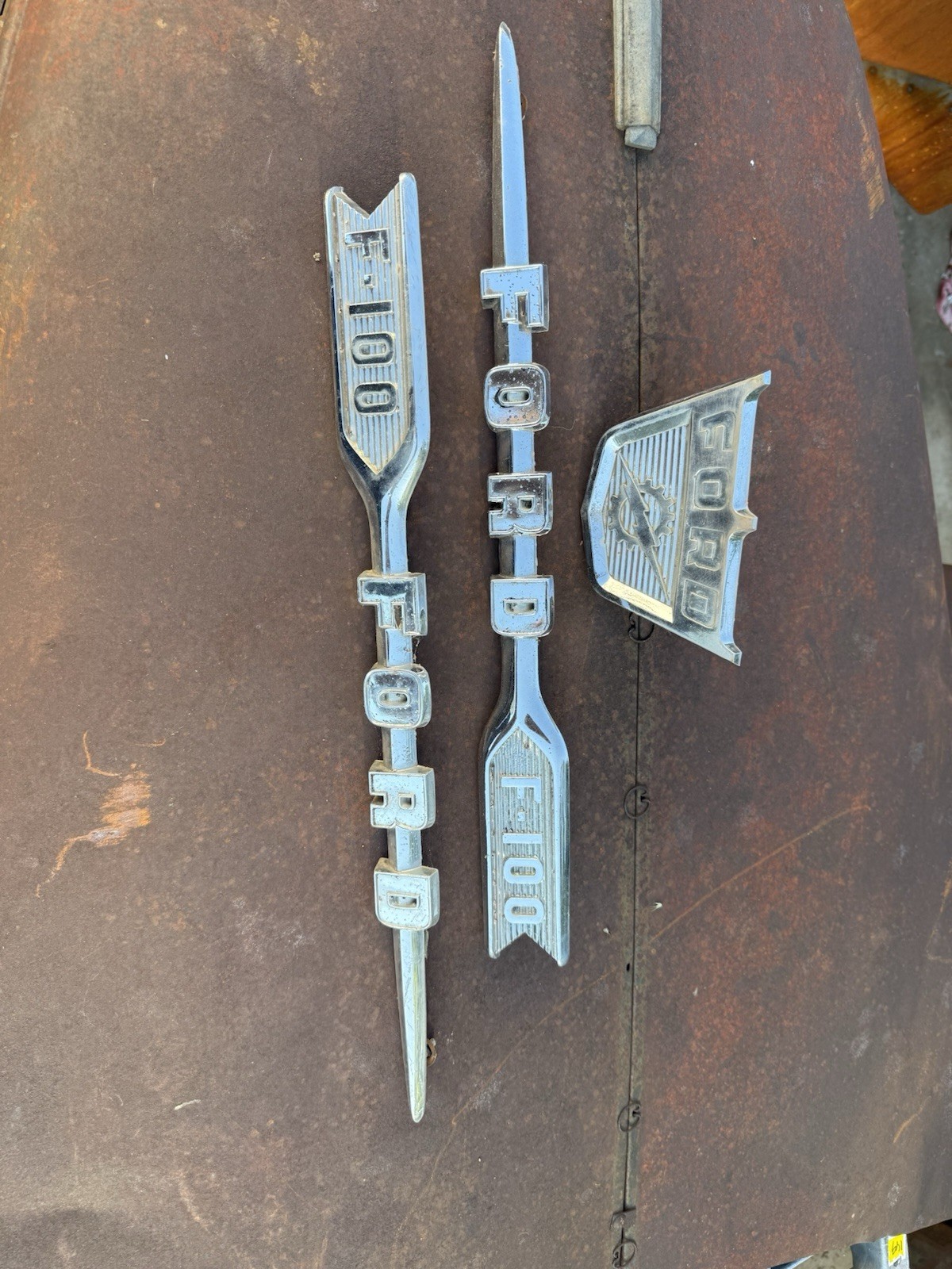 Original 1960 Ford F100 Hood Emblem Chrome Metal Badge Pickup Truck Original Original 1960 Ford F100 Hood Emblem Chrome Metal Badge Pickup Truck Original