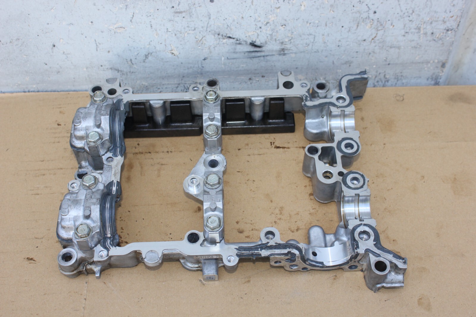 OEM 2019-2023 SUBARU Forester 2.5 Left Engine Cylinder Head CAMSHAFT MOUNT(294F)