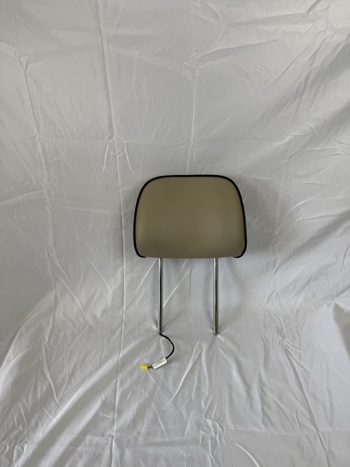 2011-18 JEEP Grand Cherokee OVERLAND Headrest Leather Head Rest Active Beige 2011-18 JEEP Grand Cherokee OVERLAND Headrest Leather Head Rest Active Beige