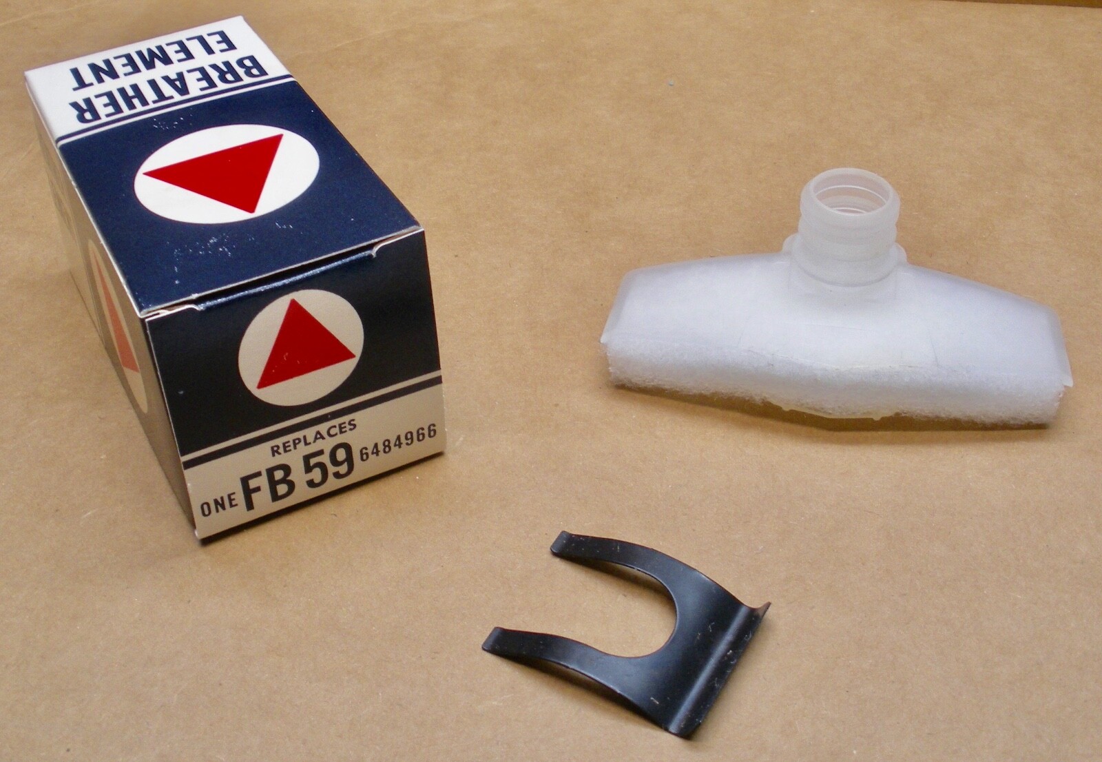 FB59 GM AC OE Crankcase Breather Element & Black Clip Vintage NOS made in USA