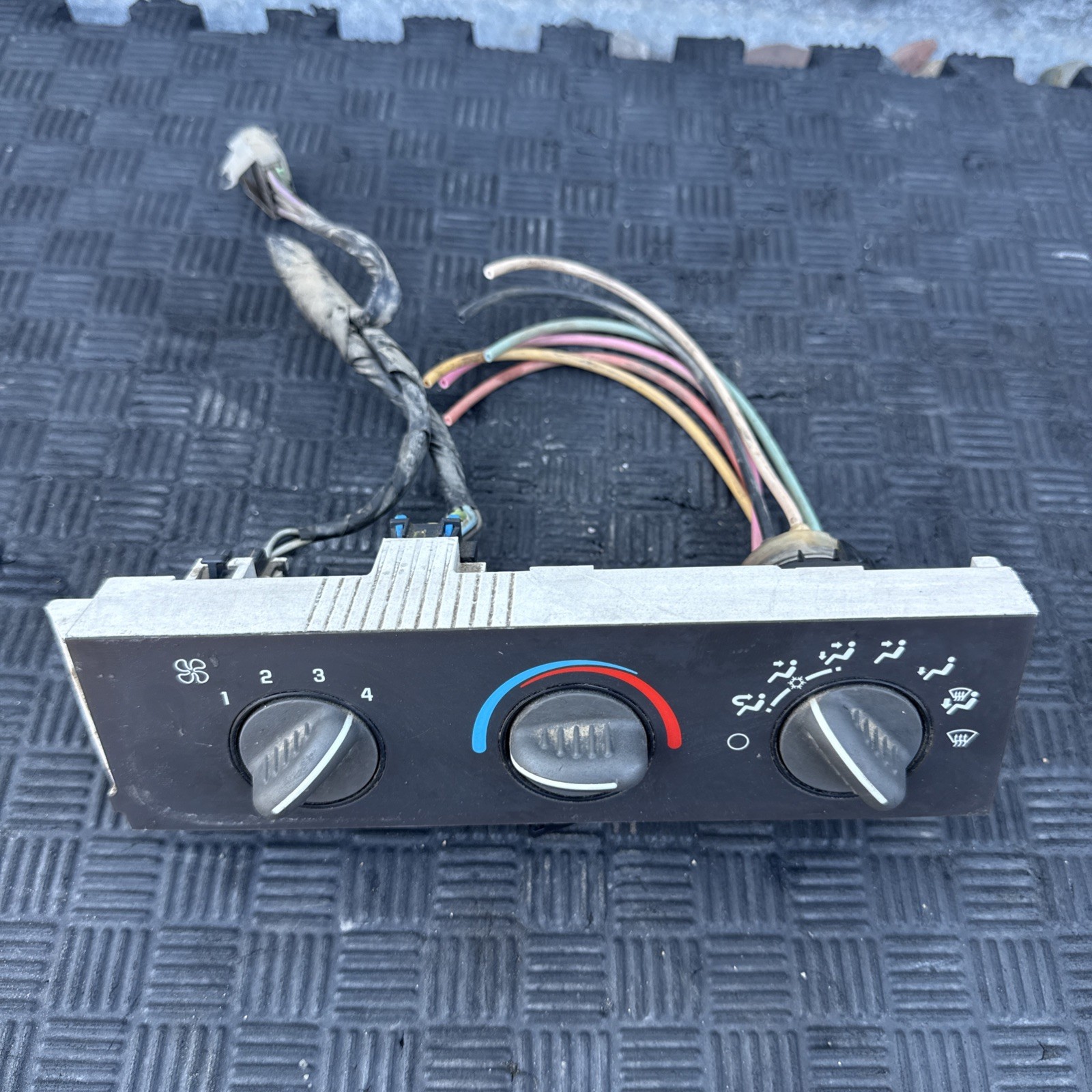 2003-2009 Chevy GMC Kodiak C4500 C5500 A/C HVAC Heater Control Switch 94666468