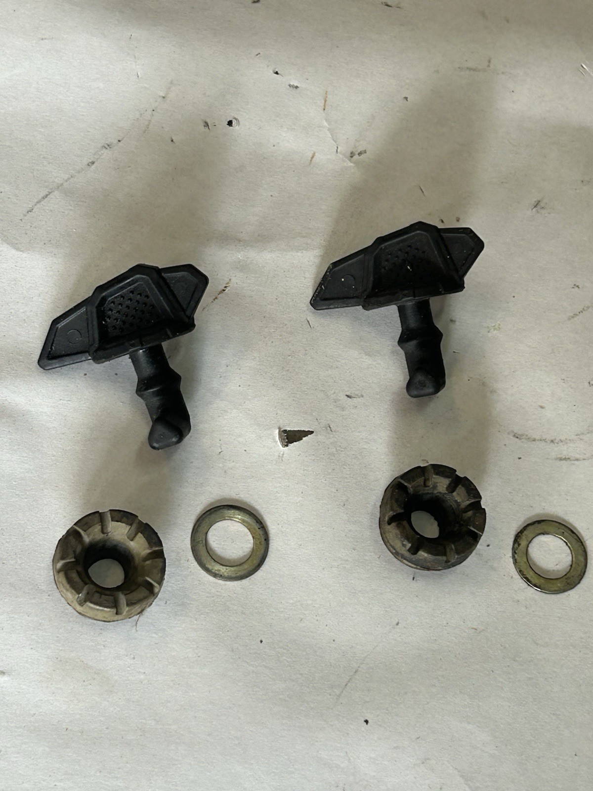 (2) Polaris Side Panel Quarter Turn Clip Latch OEM RMK SKS Rush Indy AXYS OEM (2) Polaris Side Panel Quarter Turn Clip Latch OEM RMK SKS Rush Indy AXYS OEM