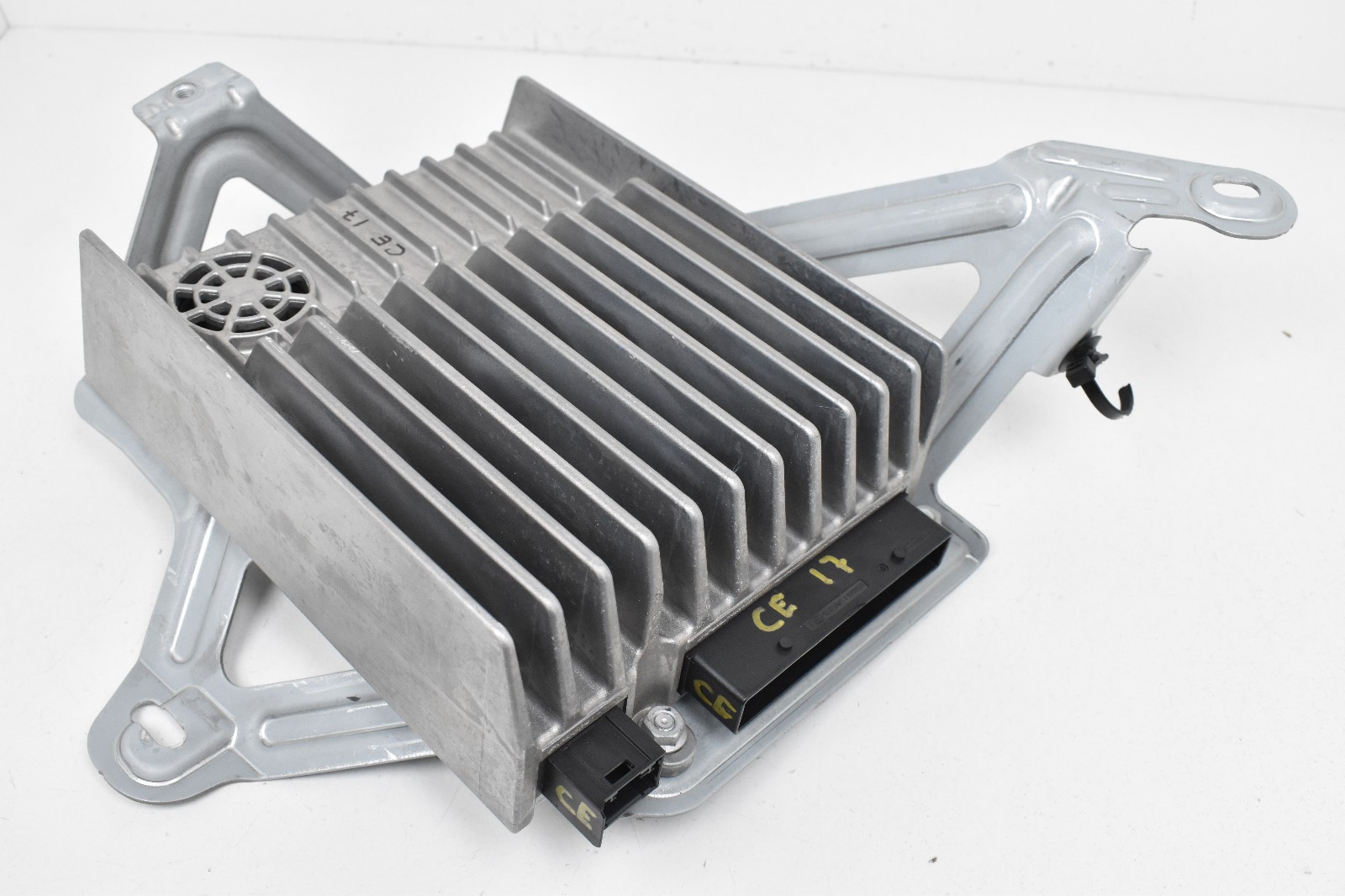 2014-2016 Mercedes CLA250 Amp Amplifier Harman/Becker Module OEM A1179008800 2014-2016 Mercedes CLA250 Amp Amplifier Harman/Becker Module OEM A1179008800