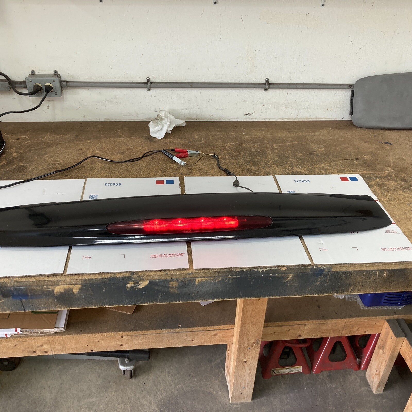 02-09 GMC Envoy Rainier Hatch Liftgate Black Spoiler Third 3rd Brake Light READY
