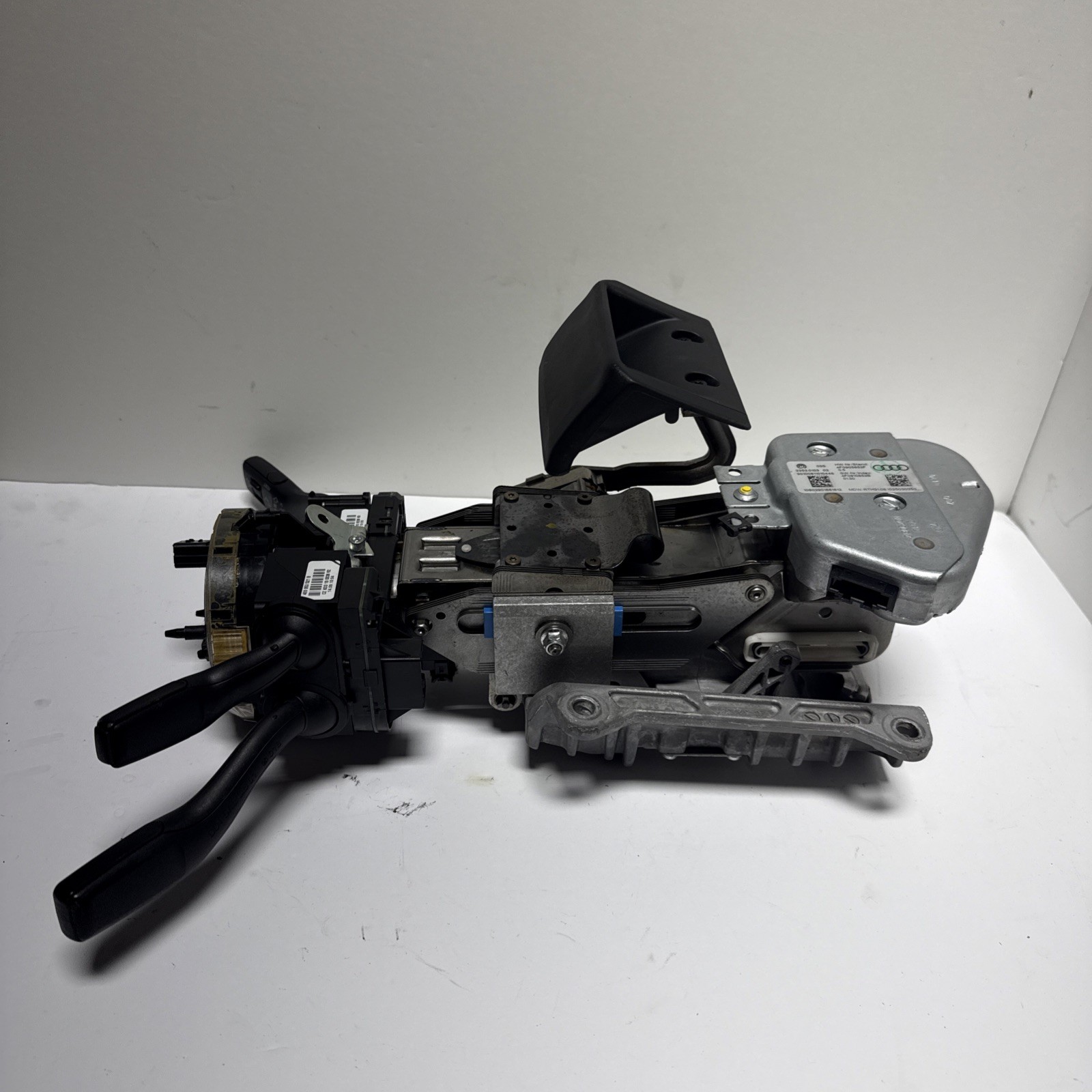 2006-2011 AUDI A6 S6 QUATTRO ELECTRIC HEIGHT ADJUST STEERING COLUMN W/MODULE OEM 2006-2011 AUDI A6 S6 QUATTRO ELECTRIC HEIGHT ADJUST STEERING COLUMN W/MODULE OEM