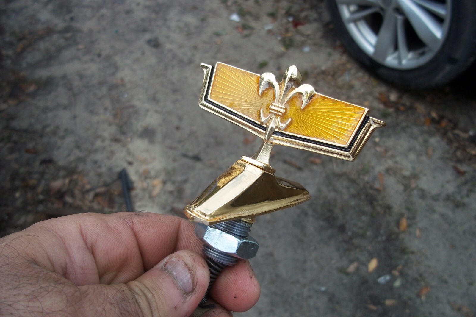 NEW 1977 78 AND 1979 CHEVROLET CAPRICE FRONT ORANGE EMBLEM CHEVY 77 78 79 NEW 1977 78 AND 1979 CHEVROLET CAPRICE FRONT ORANGE EMBLEM CHEVY 77 78 79