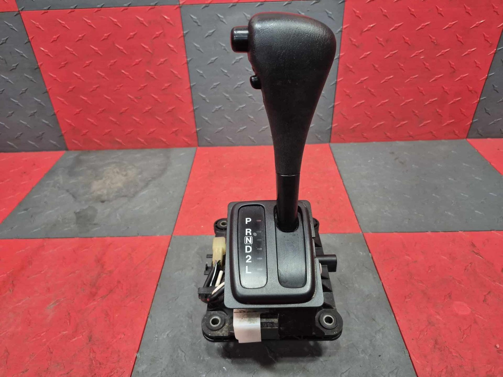 1999-04 Chevrolet Geo Tracker Automatic Floor Shift Shifter Assembly Gear Select