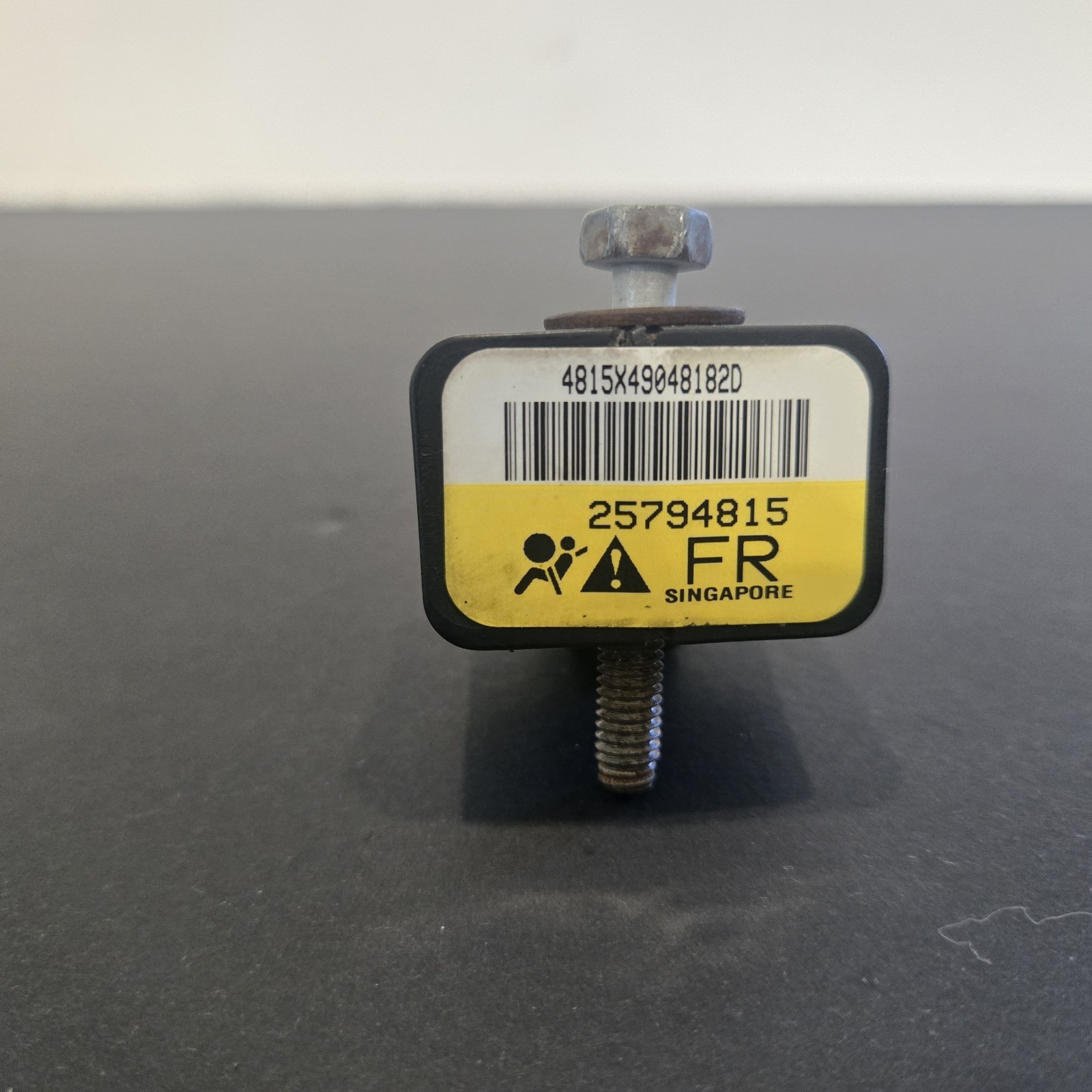 GM Front Sensor 25794815 - Chevrolet GMC GM Front Sensor 25794815 - Chevrolet GMC