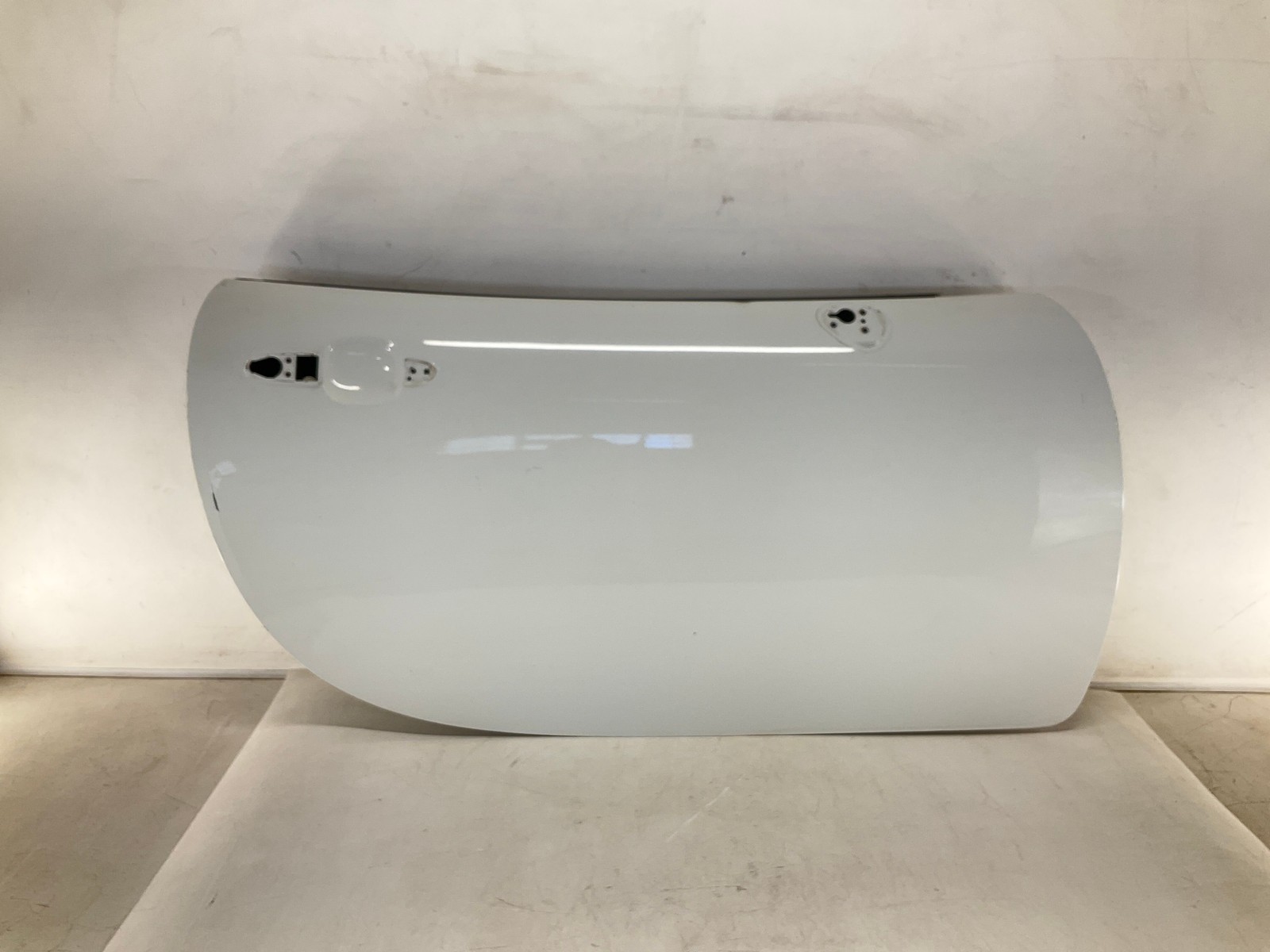 06-10 Pontiac Solstice Convertible Front Right Passenger Door Shell OEM CM 06-10 Pontiac Solstice Convertible Front Right Passenger Door Shell OEM CM