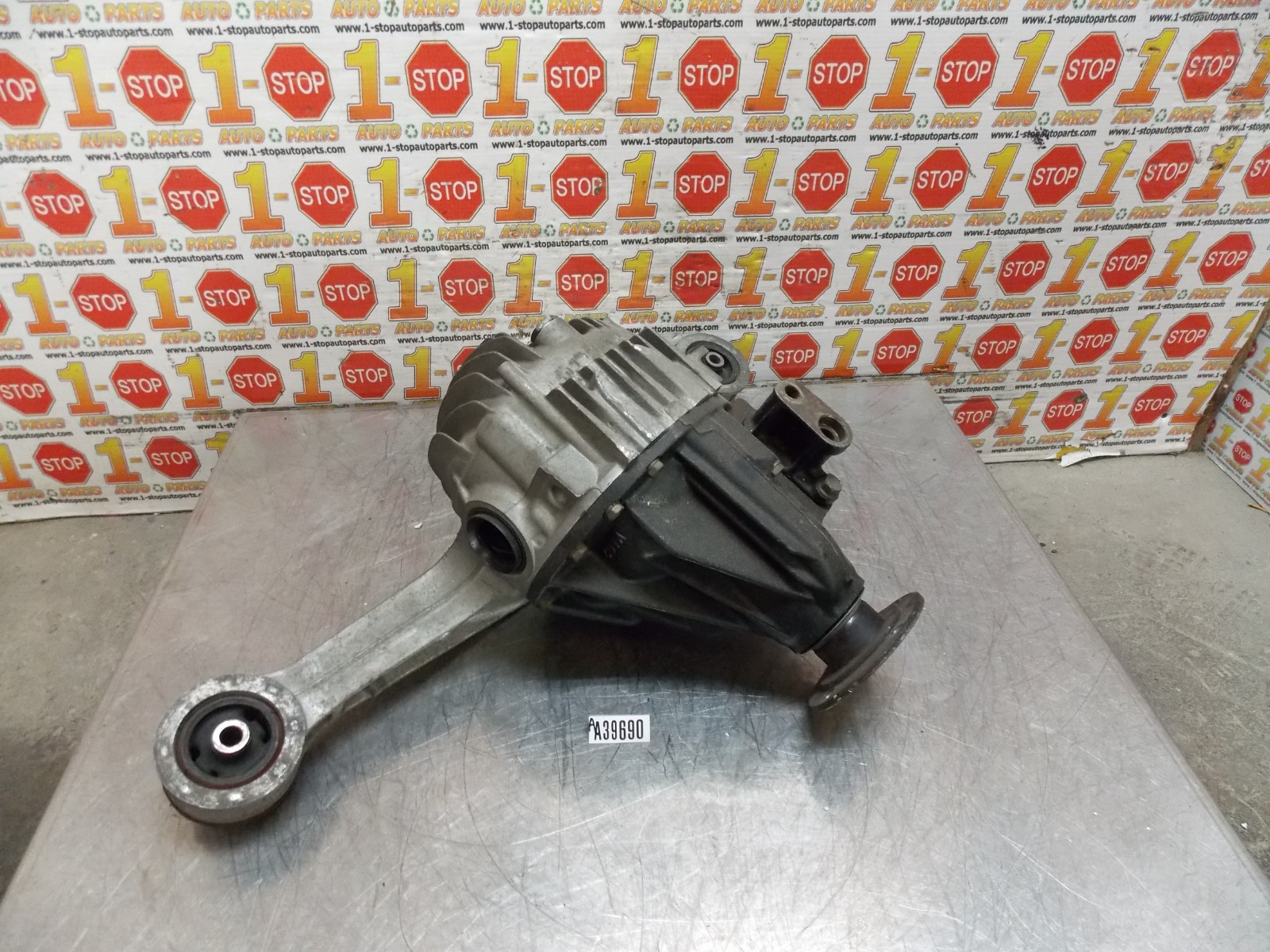 1994-2005 MAZDA MIATA 1.8L AXLE DIFFERENTIAL CARRIER ASSEMBLY MA02-27-100 OEM 1994-2005 MAZDA MIATA 1.8L AXLE DIFFERENTIAL CARRIER ASSEMBLY MA02-27-100 OEM