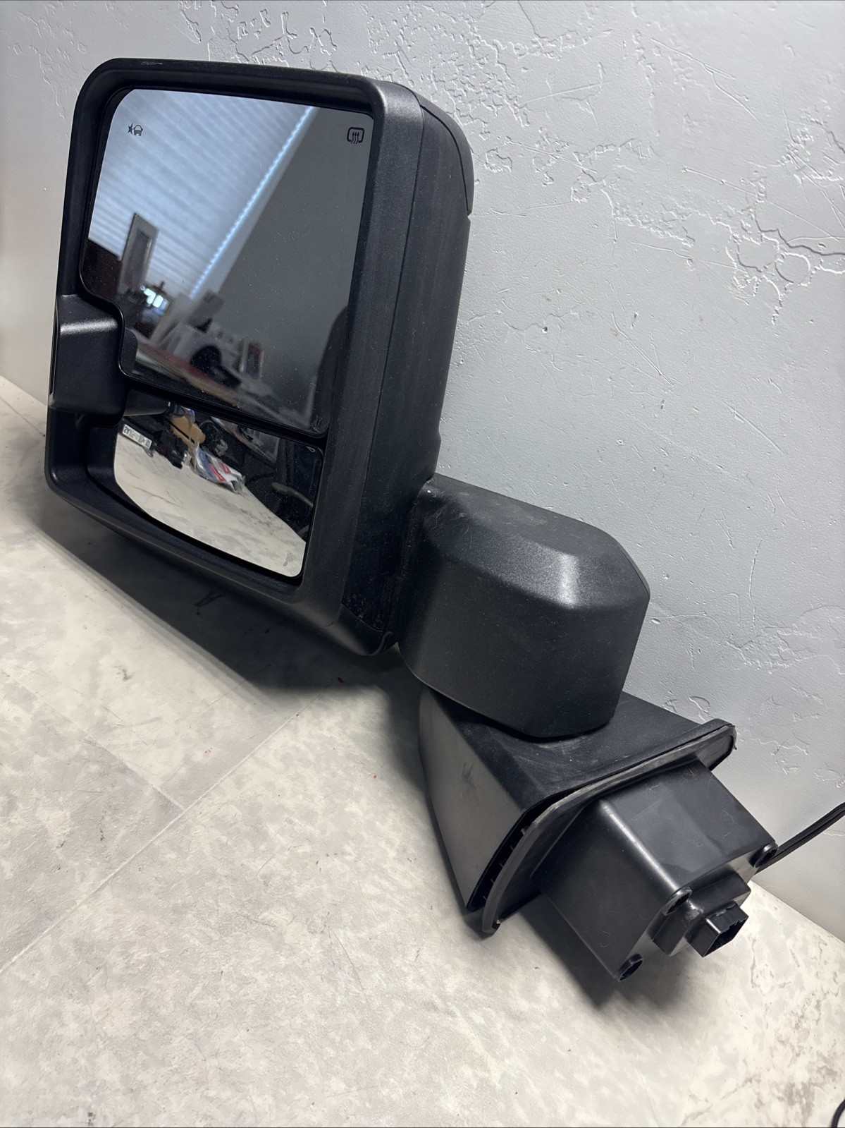2020 - 2025 GMC Sierra 2500 3500 Tow Mirror Blind Spot Driver Left LH OEM 2020 - 2025 GMC Sierra 2500 3500 Tow Mirror Blind Spot Driver Left LH OEM
