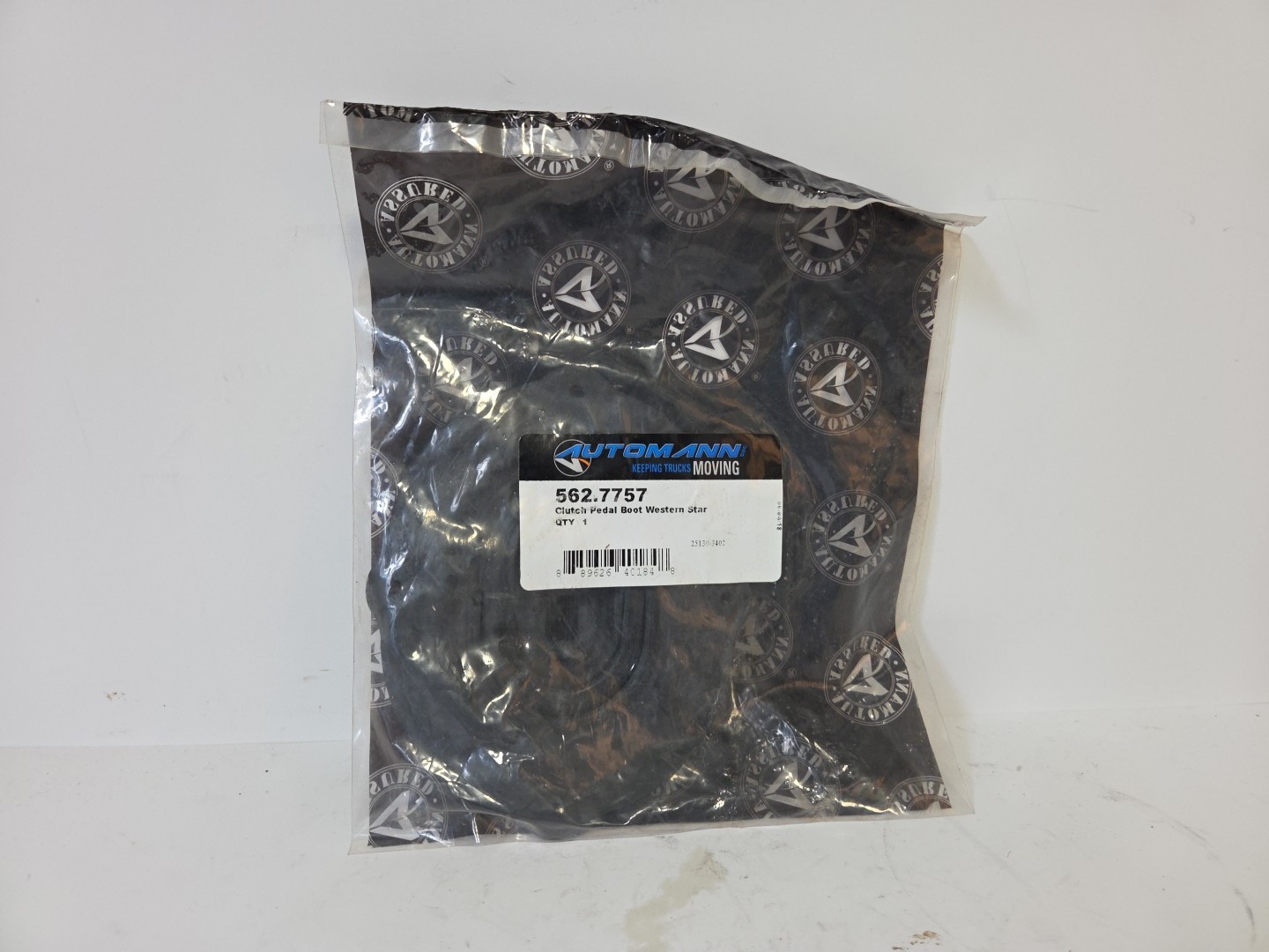 Automann Clutch Pedal Boot for Western Star 562.7757 Automann Clutch Pedal Boot for Western Star 562.7757