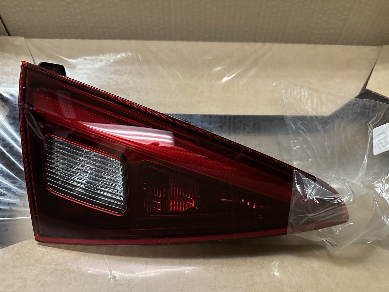 2017-2021 ALFA ROMEO GIULIA TI 952 REAR LEFT INNER TAILLIGHT TAIL LED LAMP OEM 2017-2021 ALFA ROMEO GIULIA TI 952 REAR LEFT INNER TAILLIGHT TAIL LED LAMP OEM