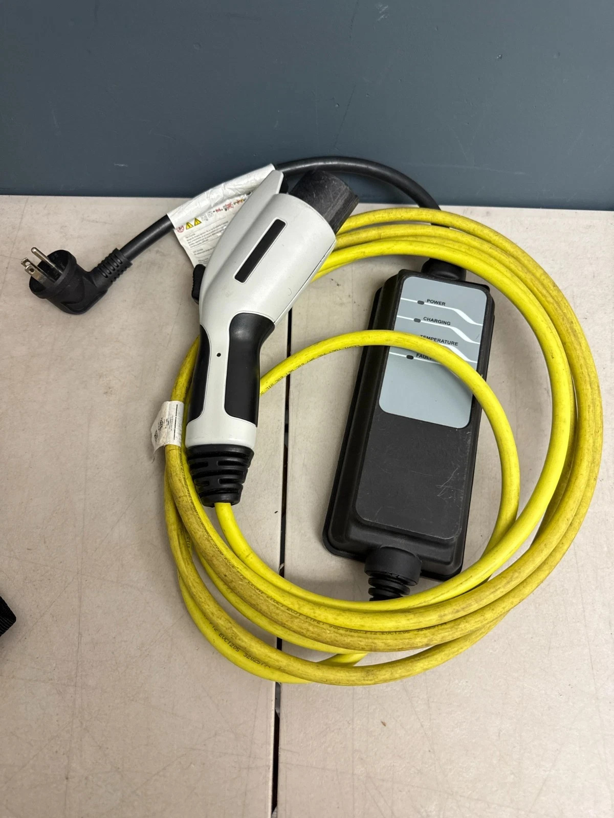 BMW EV Charger Cable i7 iX i3 i5 i8 x3 x5 330e 740 530e OEM BMW EV Charger Cable i7 iX i3 i5 i8 x3 x5 330e 740 530e OEM