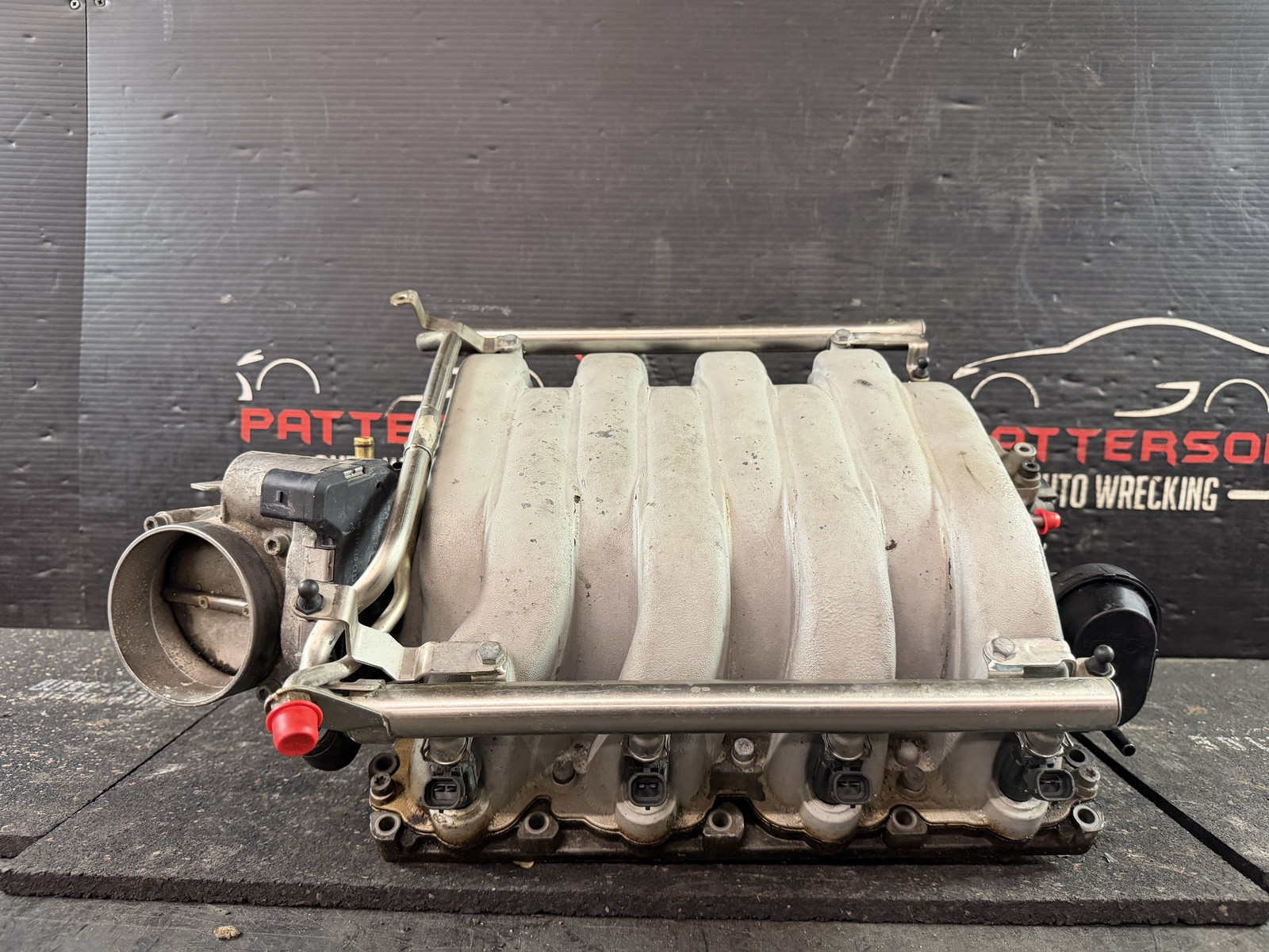 04-09 Audi S4 4.2 Air Intake Manifold Plenum W/ Injectors & Throttle Body 04-09 Audi S4 4.2 Air Intake Manifold Plenum W/ Injectors & Throttle Body