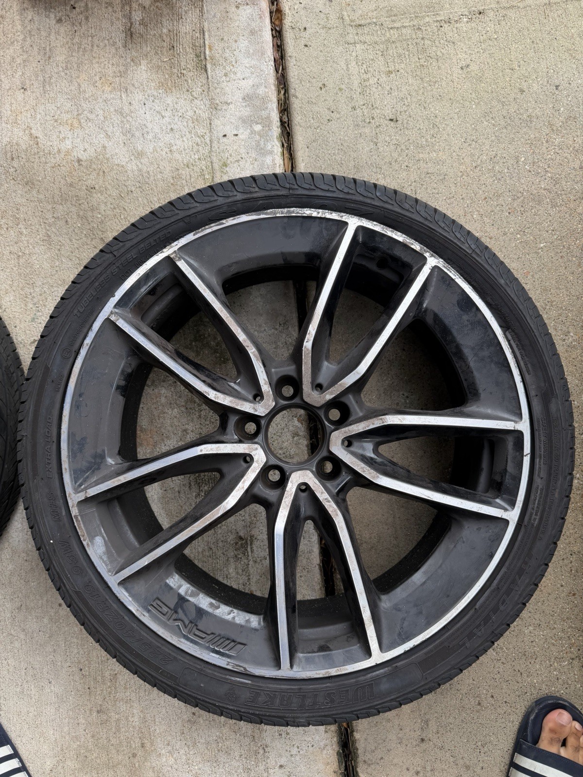 OEM Mercedes C43 AMG 19x7.5 Front Wheel A2054010701 CRACKED Repair Parts OEM Mercedes C43 AMG 19x7.5 Front Wheel A2054010701 CRACKED Repair Parts