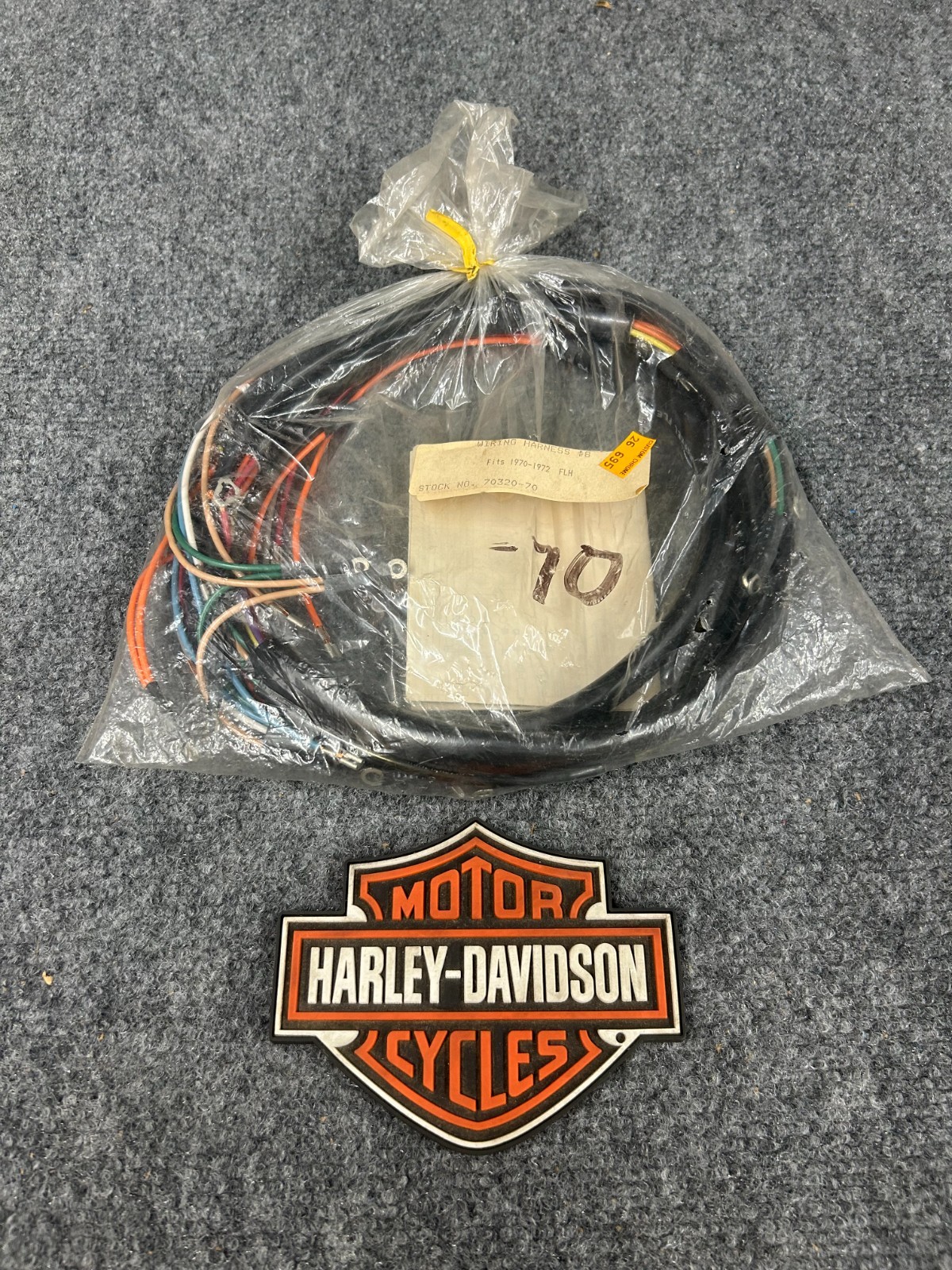 V-TWIN HARLEY-DAVIDSON 1970-72 FLH Wiring Harness 70320-70 V-TWIN HARLEY-DAVIDSON 1970-72 FLH Wiring Harness 70320-70