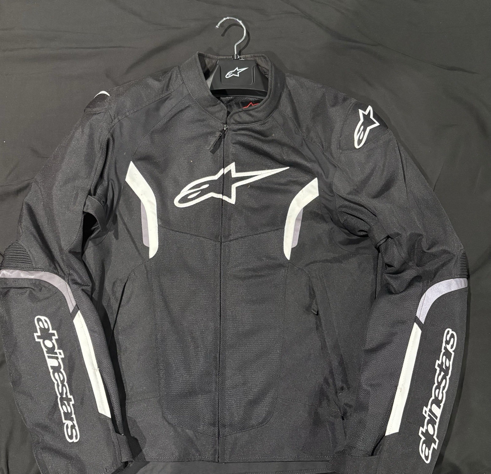 Alpine Star AST V2 Motorcycle Jacket Size XL Black White Alpine Star AST V2 Motorcycle Jacket Size XL Black White