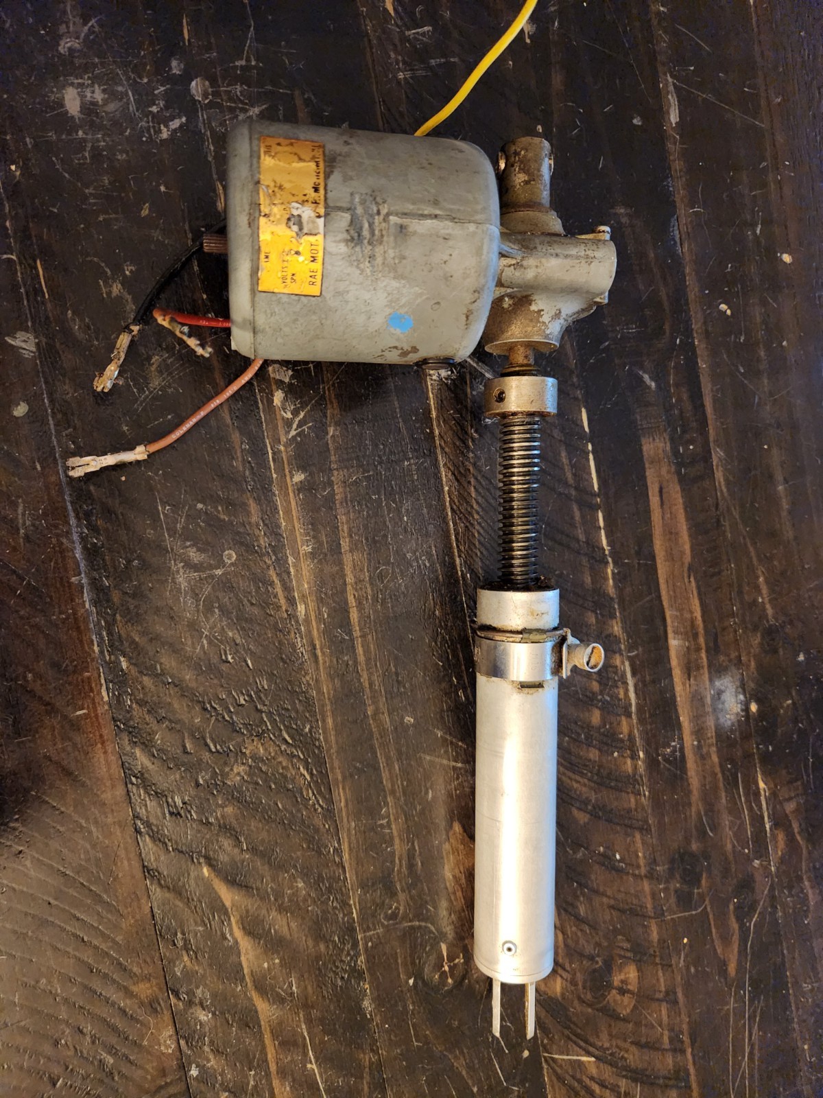 Grumman Yankee AA1 flap motor assembly Grumman Yankee AA1 flap motor assembly