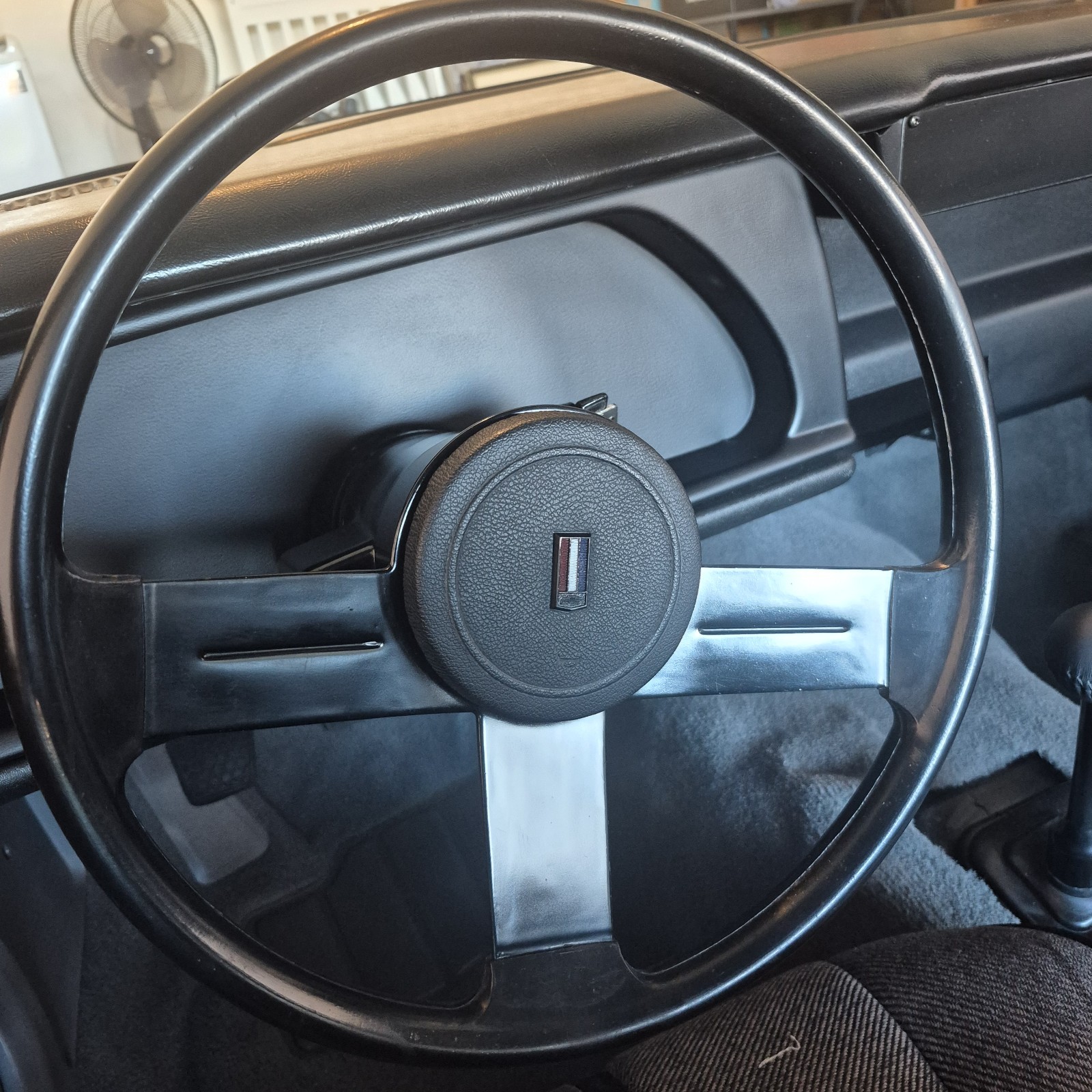 82-89 CAMARO IROC-Z / Z28 LEATHER WRAPPED STEERING WHEEL 3 -Spoke 1982-1989 82-89 CAMARO IROC-Z / Z28 LEATHER WRAPPED STEERING WHEEL 3 -Spoke 1982-1989