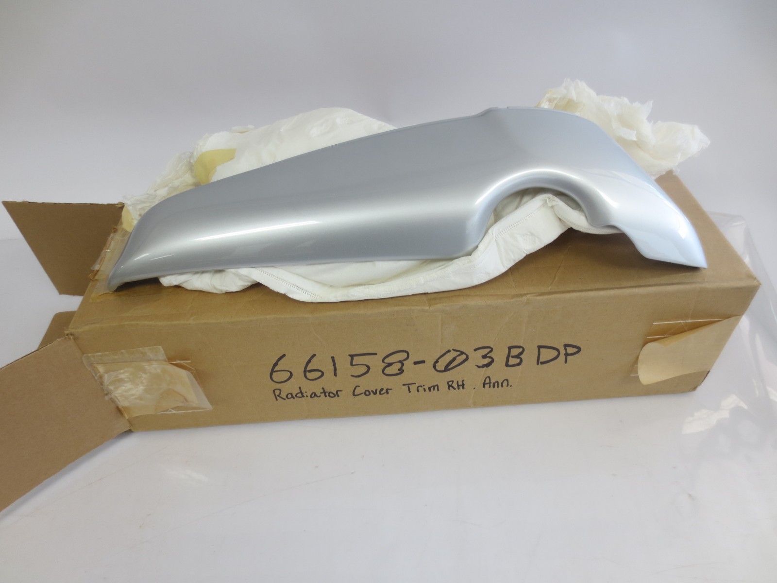 NEW Genuine Harley-Davidson OEM Radiator Cover Trim NOS 66158-03BDP NEW Genuine Harley-Davidson OEM Radiator Cover Trim NOS 66158-03BDP