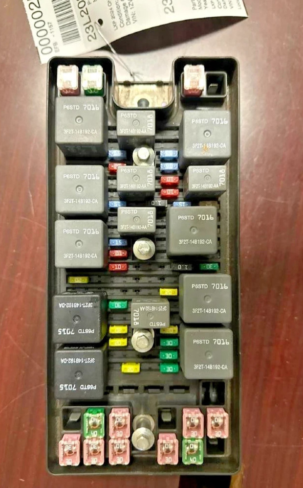 2005-2006 Ford Mustang Under Hood Fuse Box Power Distribution OEM/Wrnty
