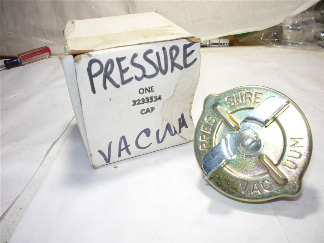 1971-74 Javelin 74-77 hornet 77-78 Gremlin nos AMC gasoline cap 3233534 1971-74 Javelin 74-77 hornet 77-78 Gremlin nos AMC gasoline cap 3233534