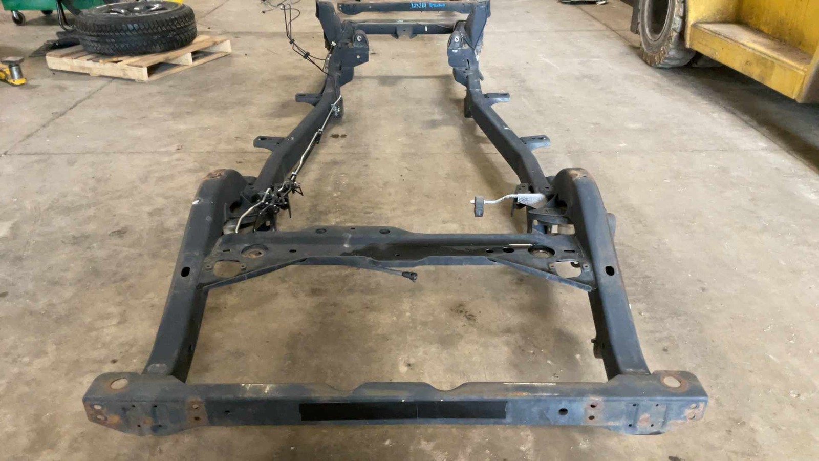 Jeep TJ Wrangler OEM 2.4L 4 Cylinder Frame Nice 2003-2006 132991