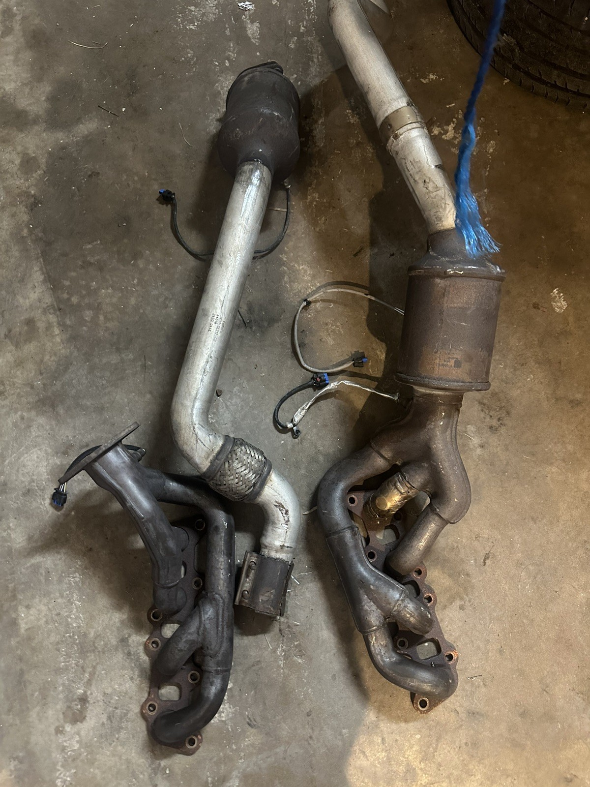 2018-2023 Mustang GT Coyote 5.0 Exhaust Manifold Catalytic Converters 2018-2023 Mustang GT Coyote 5.0 Exhaust Manifold Catalytic Converters