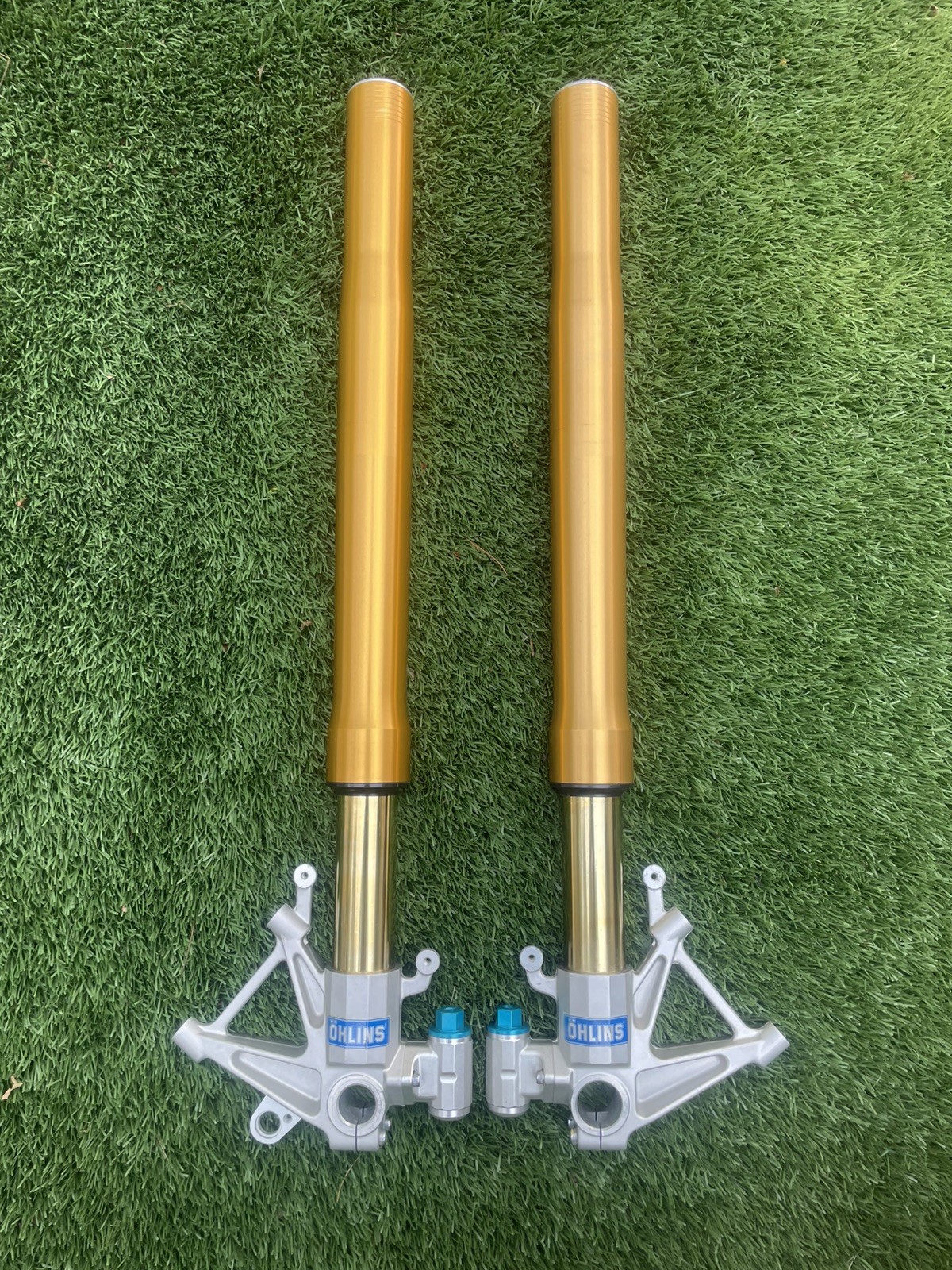 Genuine Aprilia RSV4 1000 FACTORY OHLINS Pair of front fork legs 2011 to 2016 Genuine Aprilia RSV4 1000 FACTORY OHLINS Pair of front fork legs 2011 to 2016