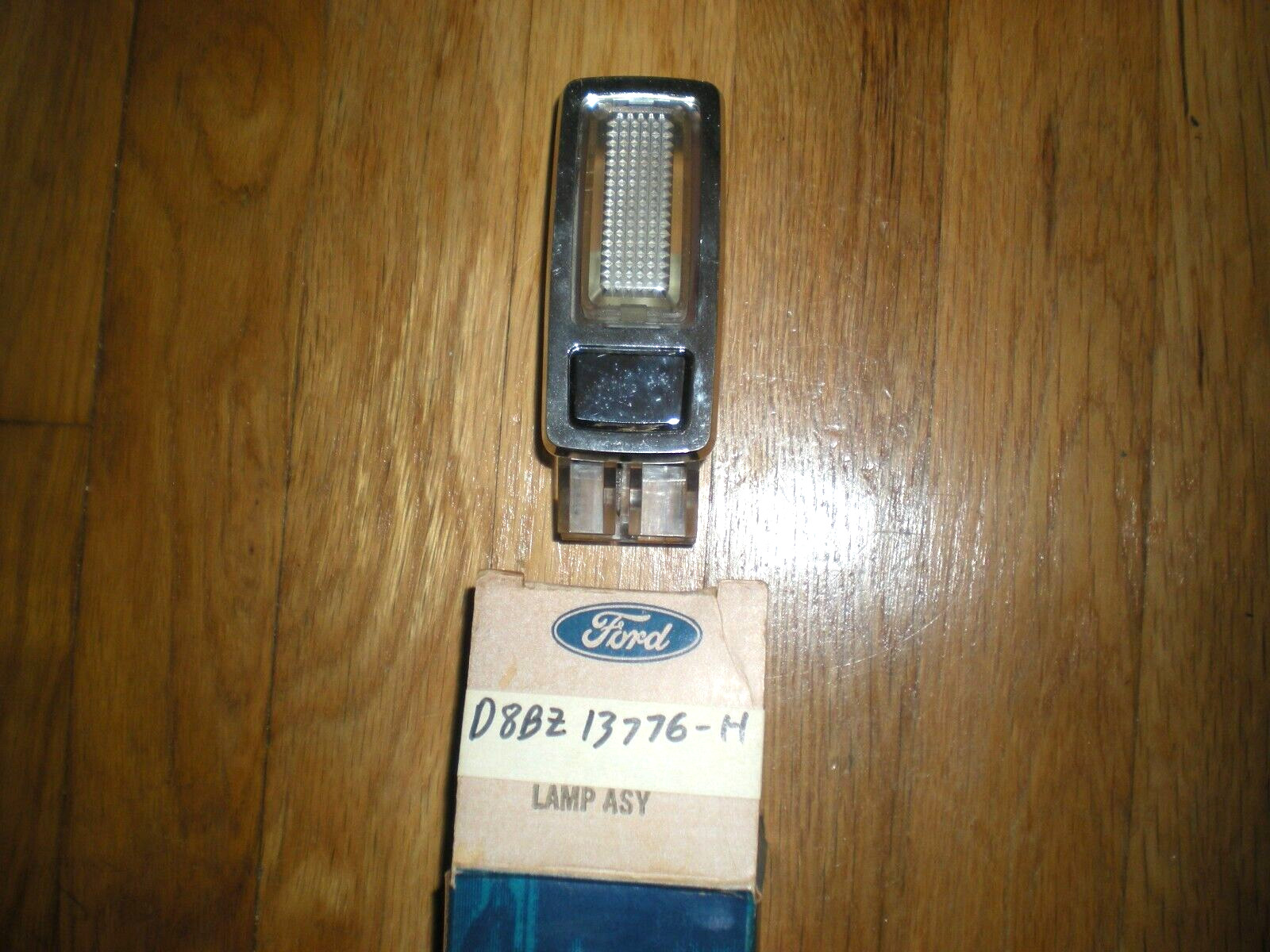 NOS 1979-1984 Ford Mustang Overhead Dome Lamp D8BZ-13776-H NOS 1979-1984 Ford Mustang Overhead Dome Lamp D8BZ-13776-H