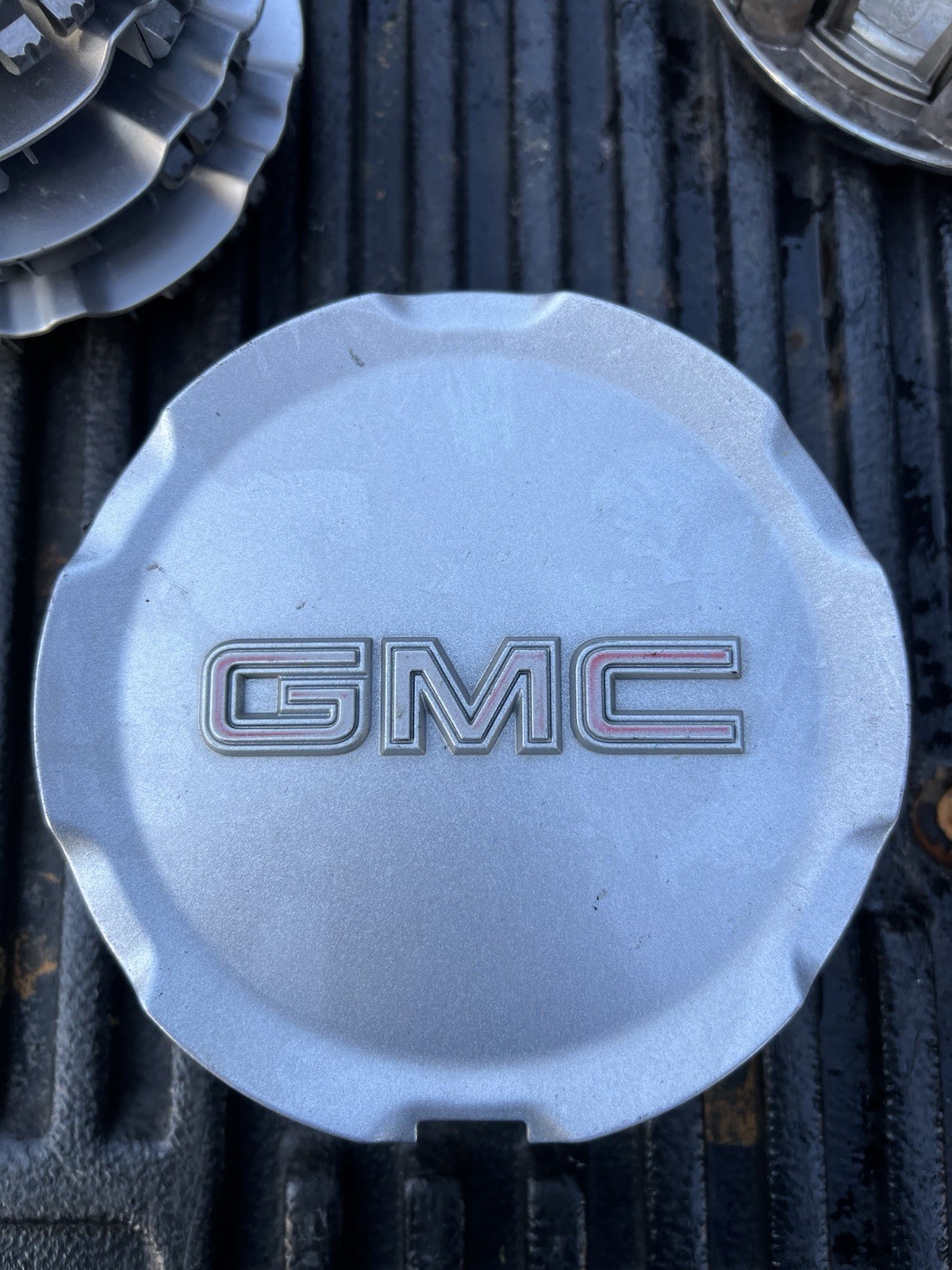 10 11 12 13 GMC TERRAIN Silver Painted 17\'\' Aluminum Wheel Center Cap 9597973