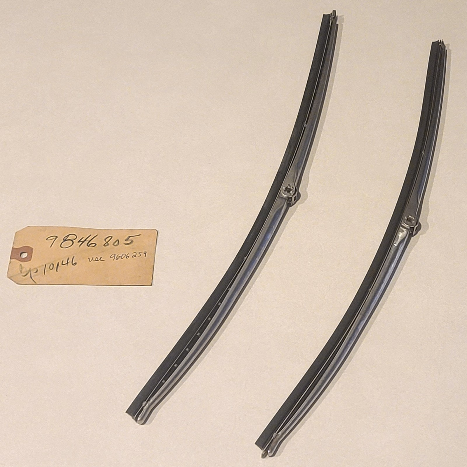 RARE NOS Windshield Wiper Blades 18