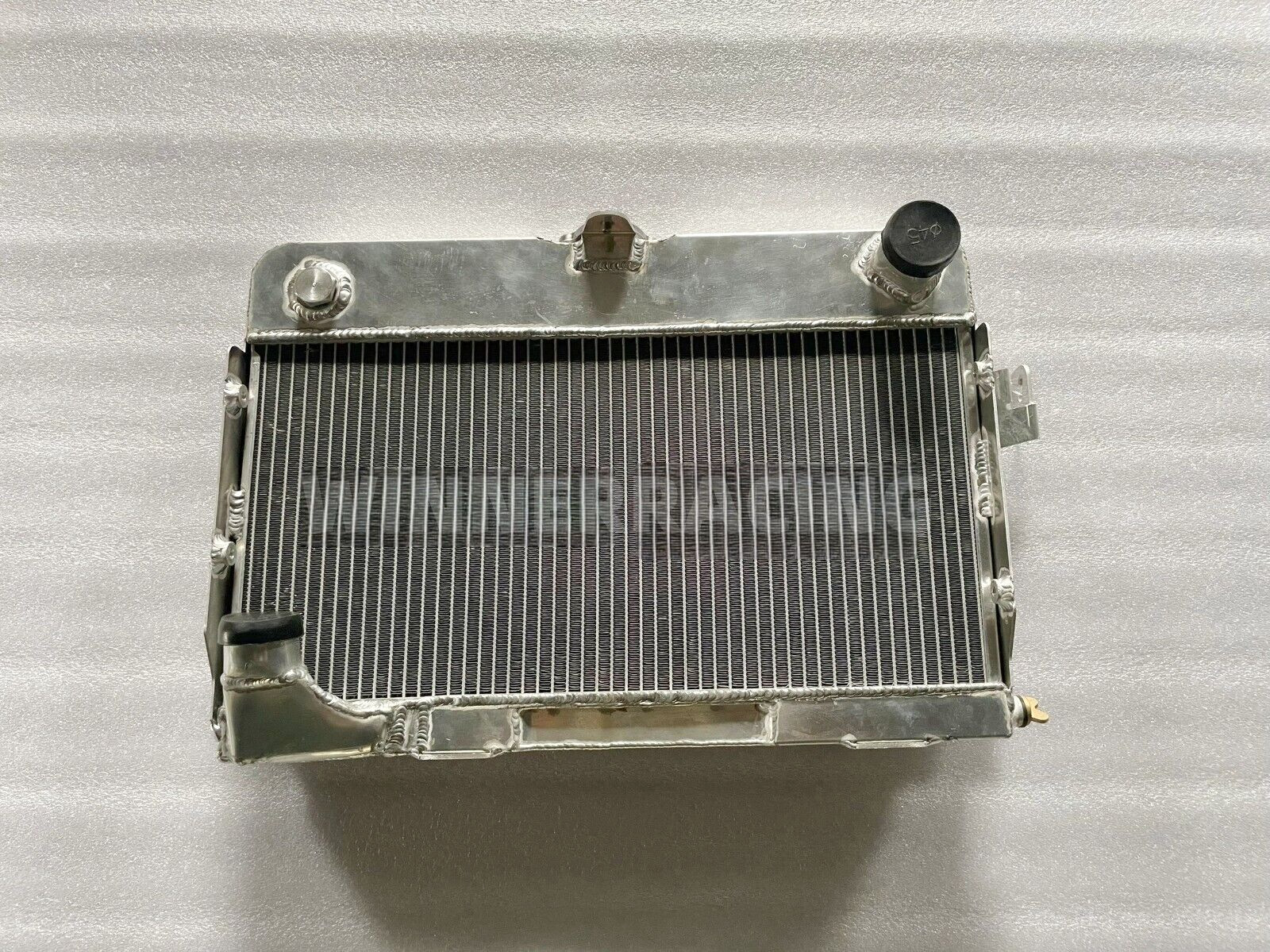 š„Fit CitroĆ«n/Citroen DS 19/20/21 ; ID 19 / ID 21 1966 - 1975 aluminum radiator š„Fit CitroĆ«n/Citroen DS 19/20/21 ; ID 19 / ID 21 1966 - 1975 aluminum radiator