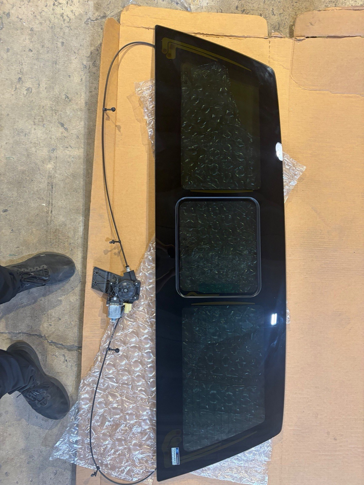2021-2025 Ford F-150 Rear Power Sliding Back Glass Window W/Motor OEM 2021-2025 Ford F-150 Rear Power Sliding Back Glass Window W/Motor OEM