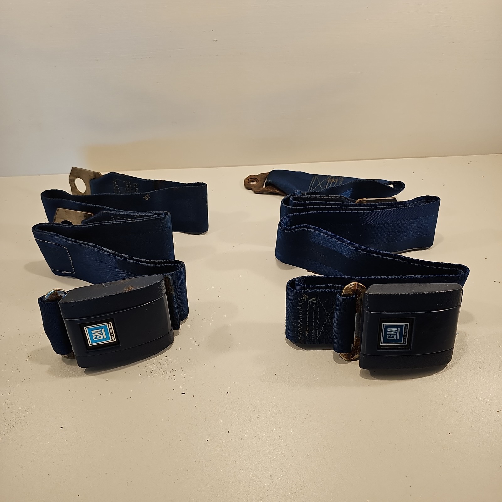 VINTAGE SET NEW OLD STOCKS OEM GENUINE GM Push Button Seat Belts Lapbelt VINTAGE SET NEW OLD STOCKS OEM GENUINE GM Push Button Seat Belts Lapbelt