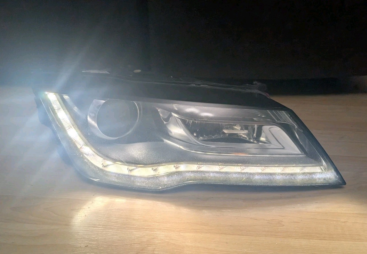 2012 2013 2014 2015 AUDI A7 OEM Xenon Headlight Passenger Side 2012 2013 2014 2015 AUDI A7 OEM Xenon Headlight Passenger Side