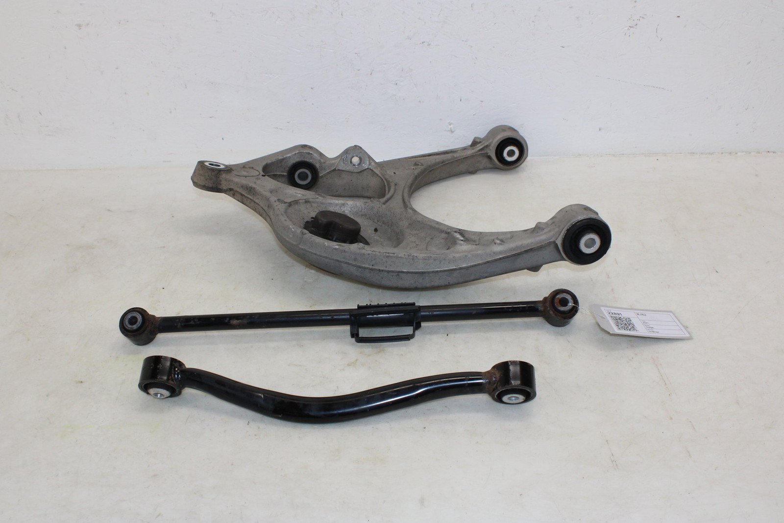 2015-2026 Dodge Durango Rear Right Control Arm Set OEM RJ82
