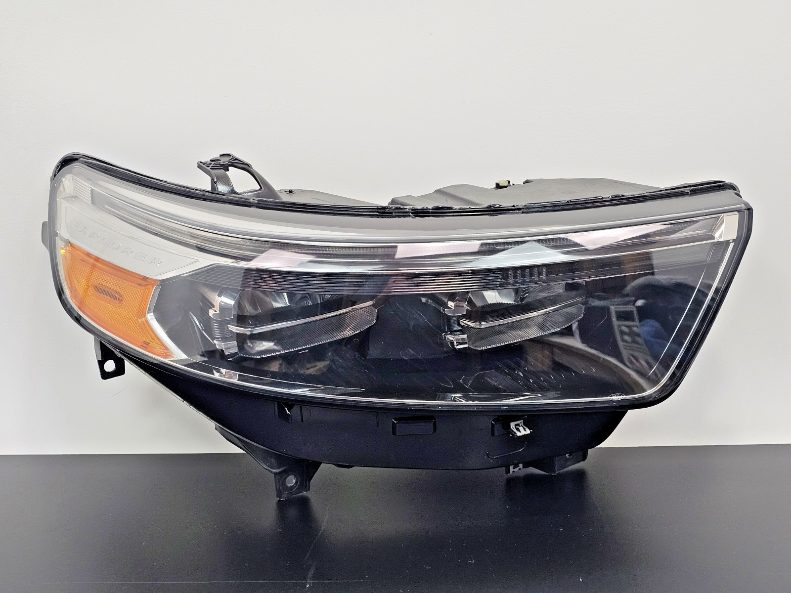 NICE 2020-2024 Ford Explorer XLT LED Headlight RH Right Passenger Side OEM NICE 2020-2024 Ford Explorer XLT LED Headlight RH Right Passenger Side OEM