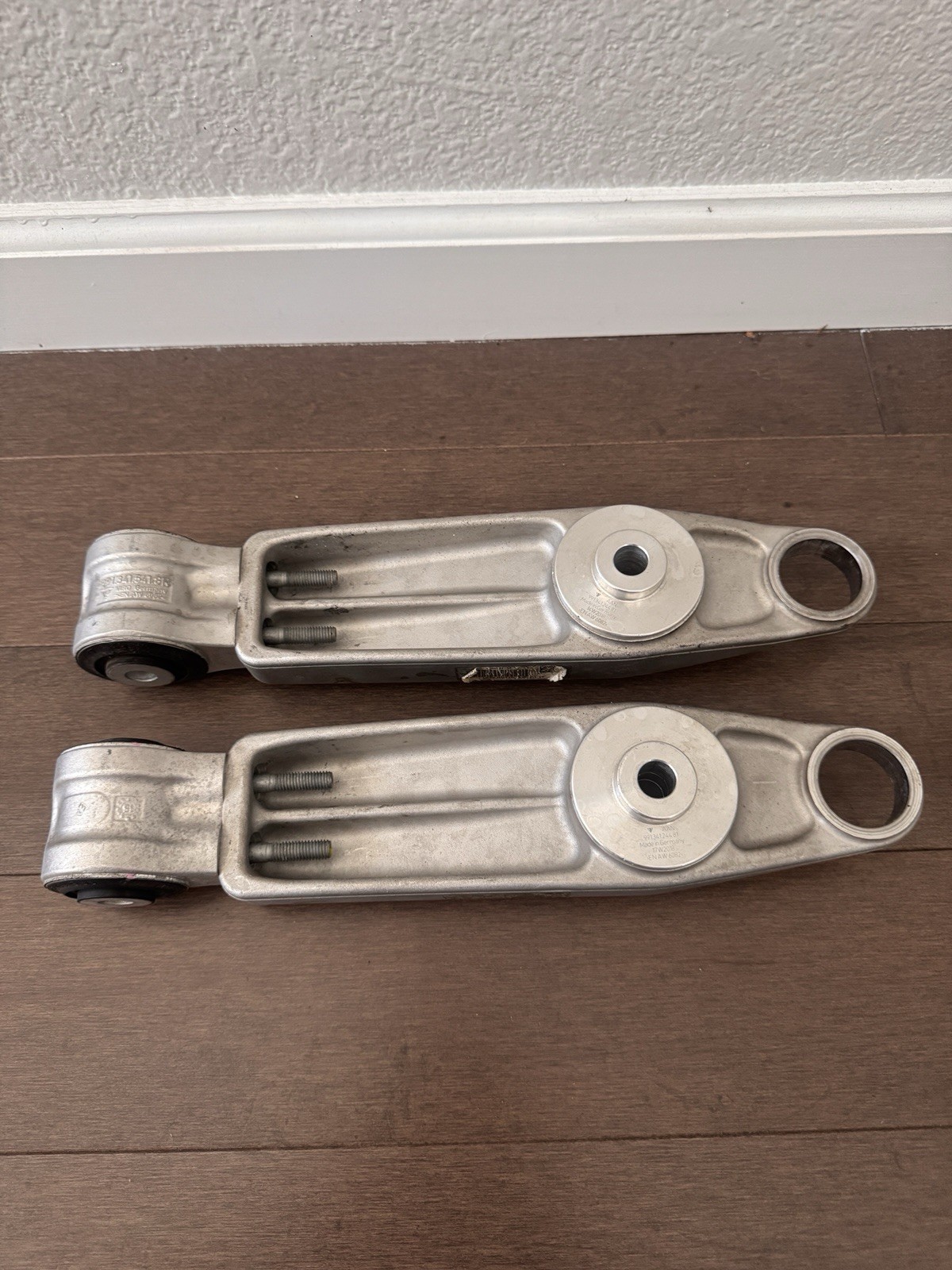 Porsche 991 991.2 981 GT3 GT4 Front Left Right Lower Control Arm OEM Monoball Porsche 991 991.2 981 GT3 GT4 Front Left Right Lower Control Arm OEM Monoball