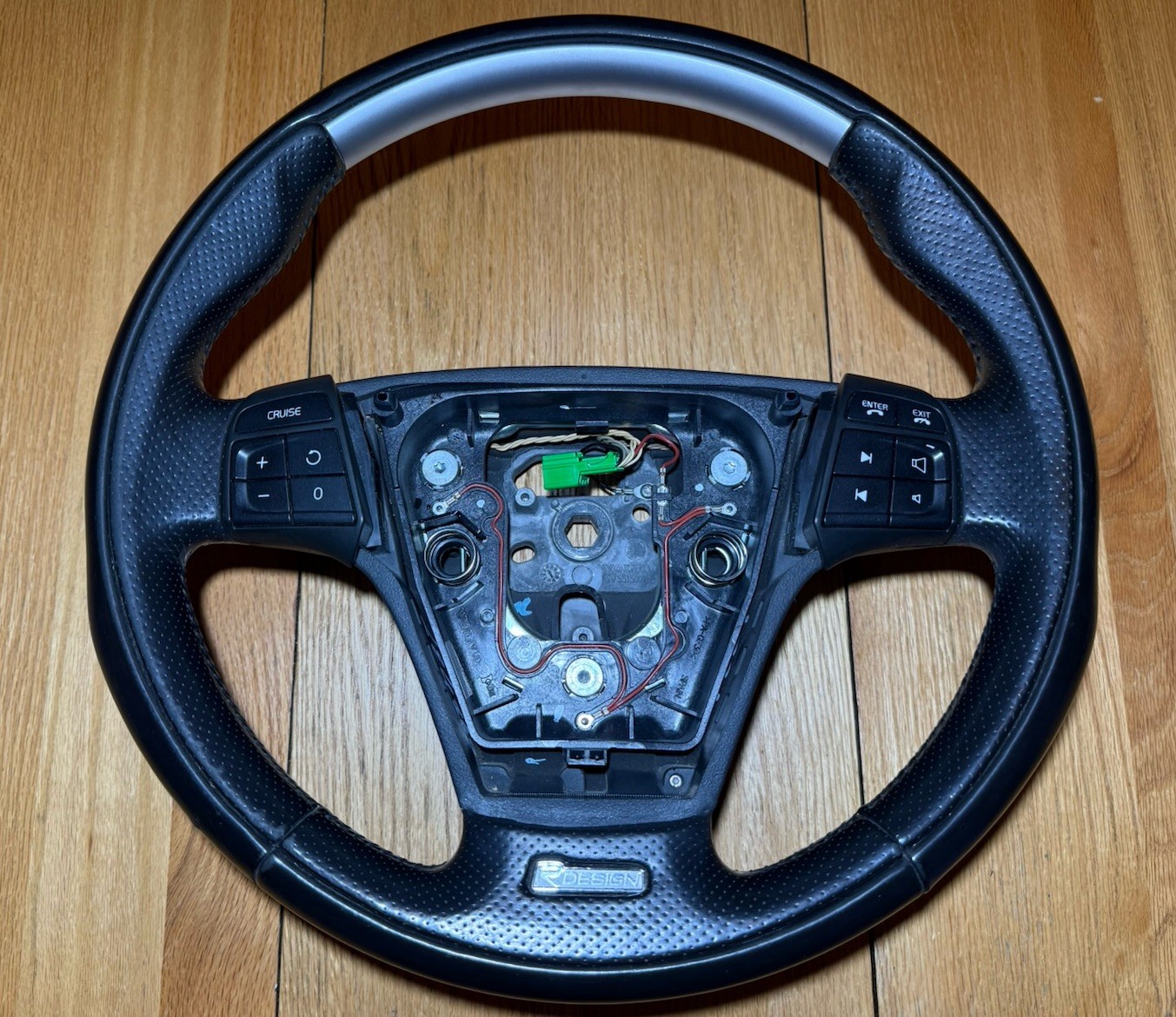 05-13 Volvo S40 V50 C30 C70 Black Leather Sport Steering Wheel R Design